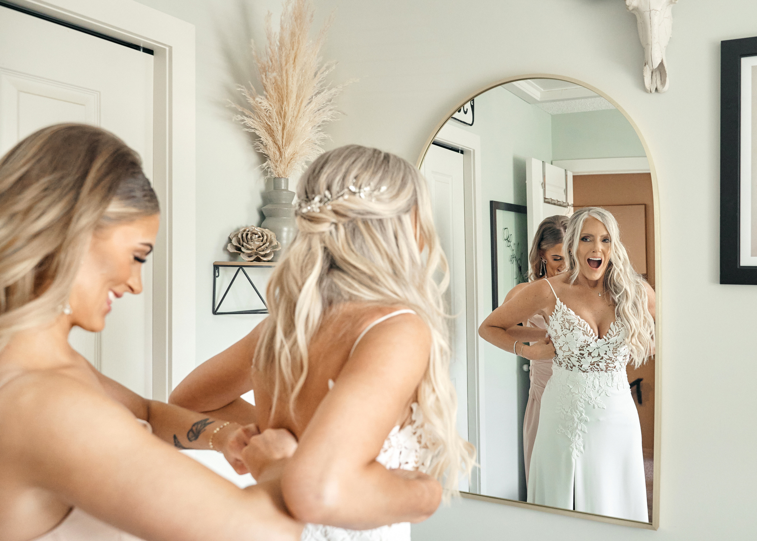 Wedding in Calgary Heritage park. Wedding photography and videography team