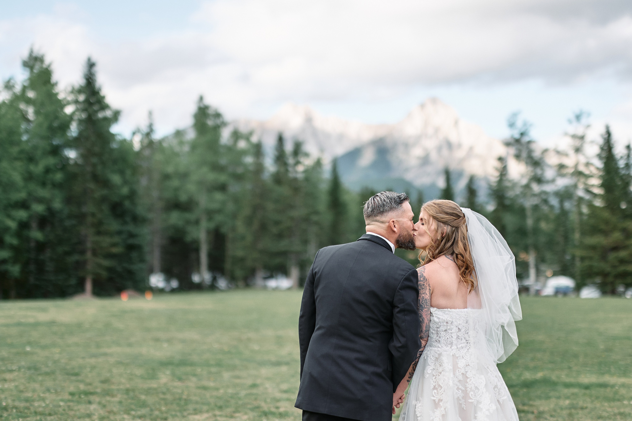 Wedding in Kananaskis Park. Wedding photography and videography team