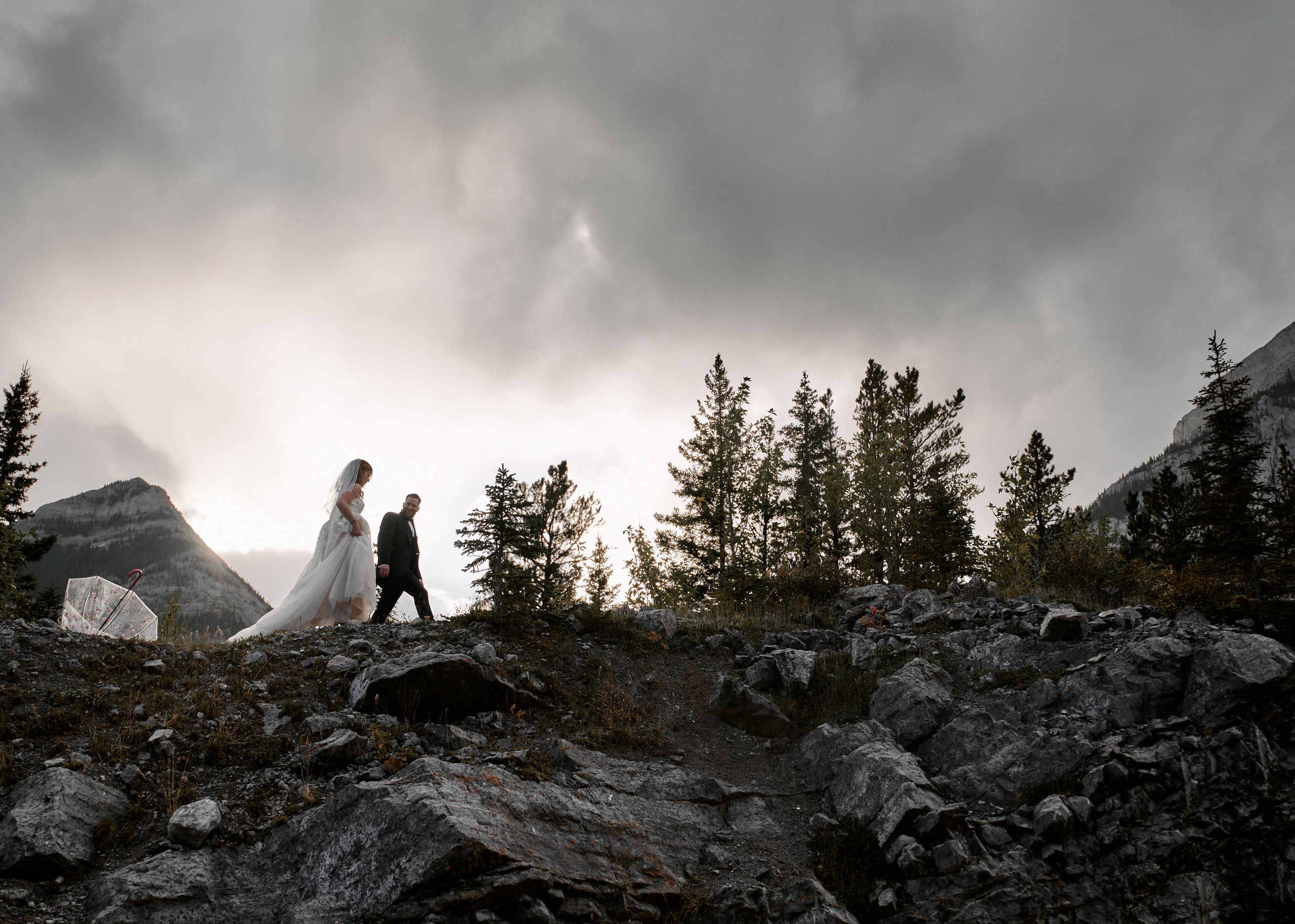 Wedding in Kananaskis Park. Wedding photography and videography team