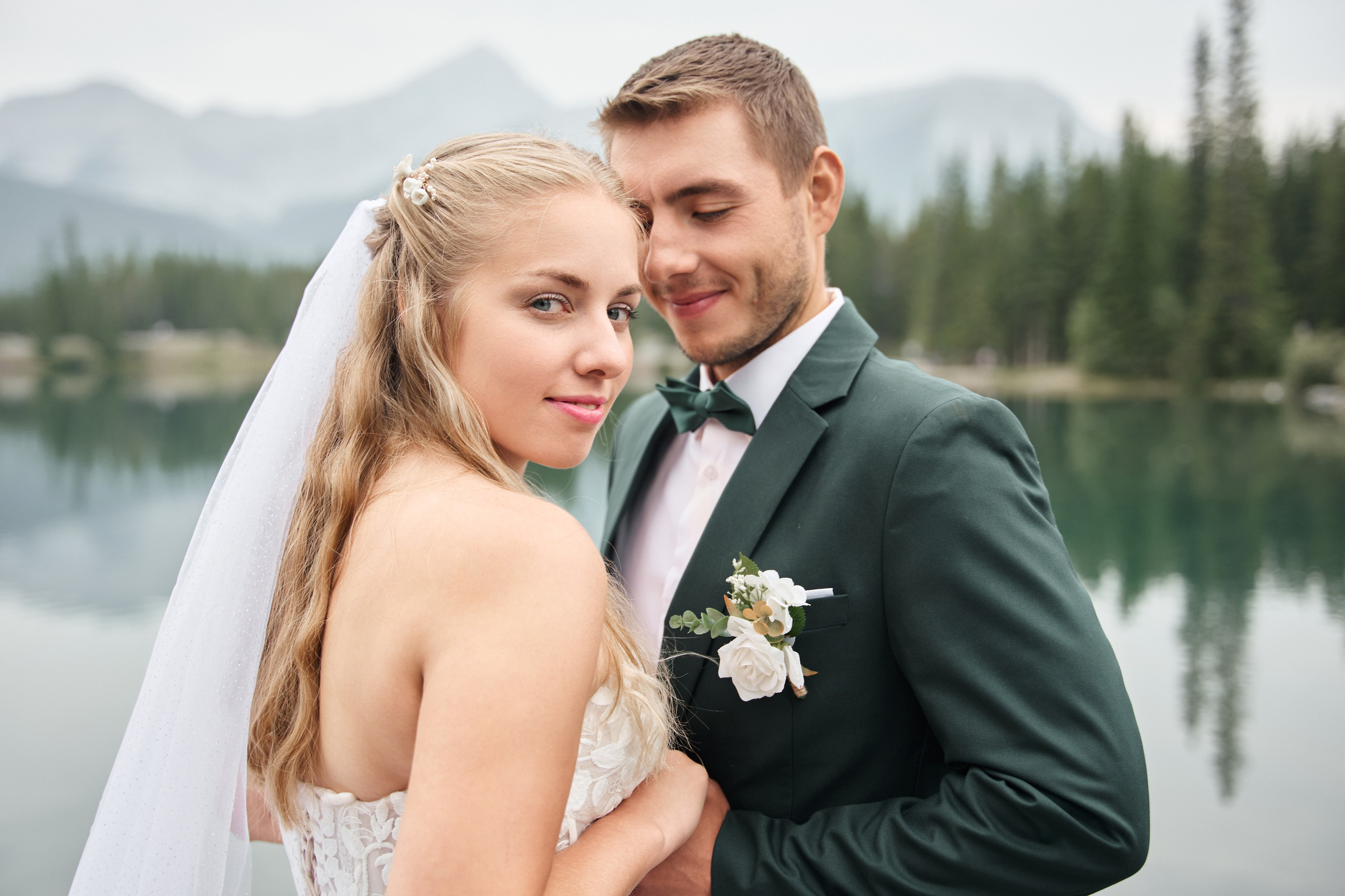 Wedding in Kananaskis Park. Wedding photography and videography team
