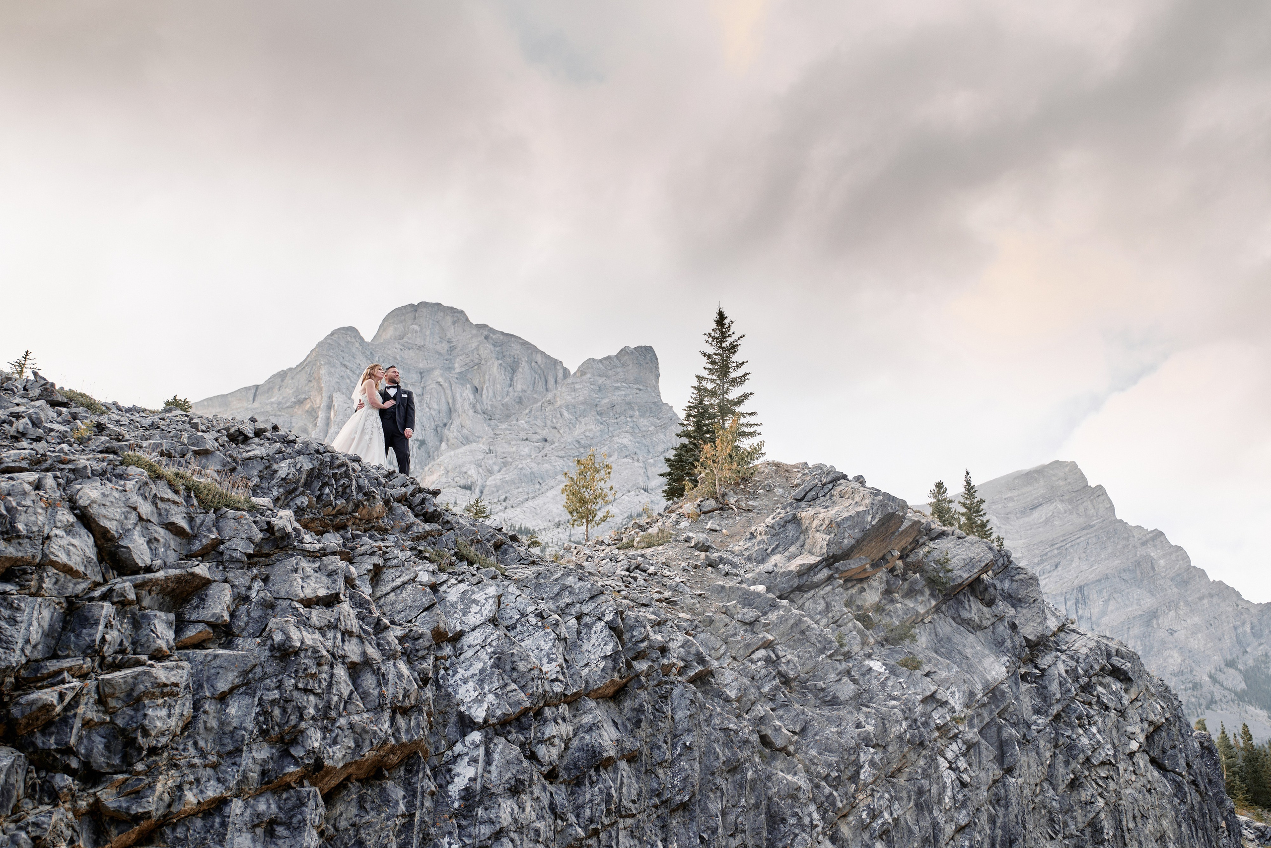 Wedding in Kananaskis Park. Wedding photography and videography team