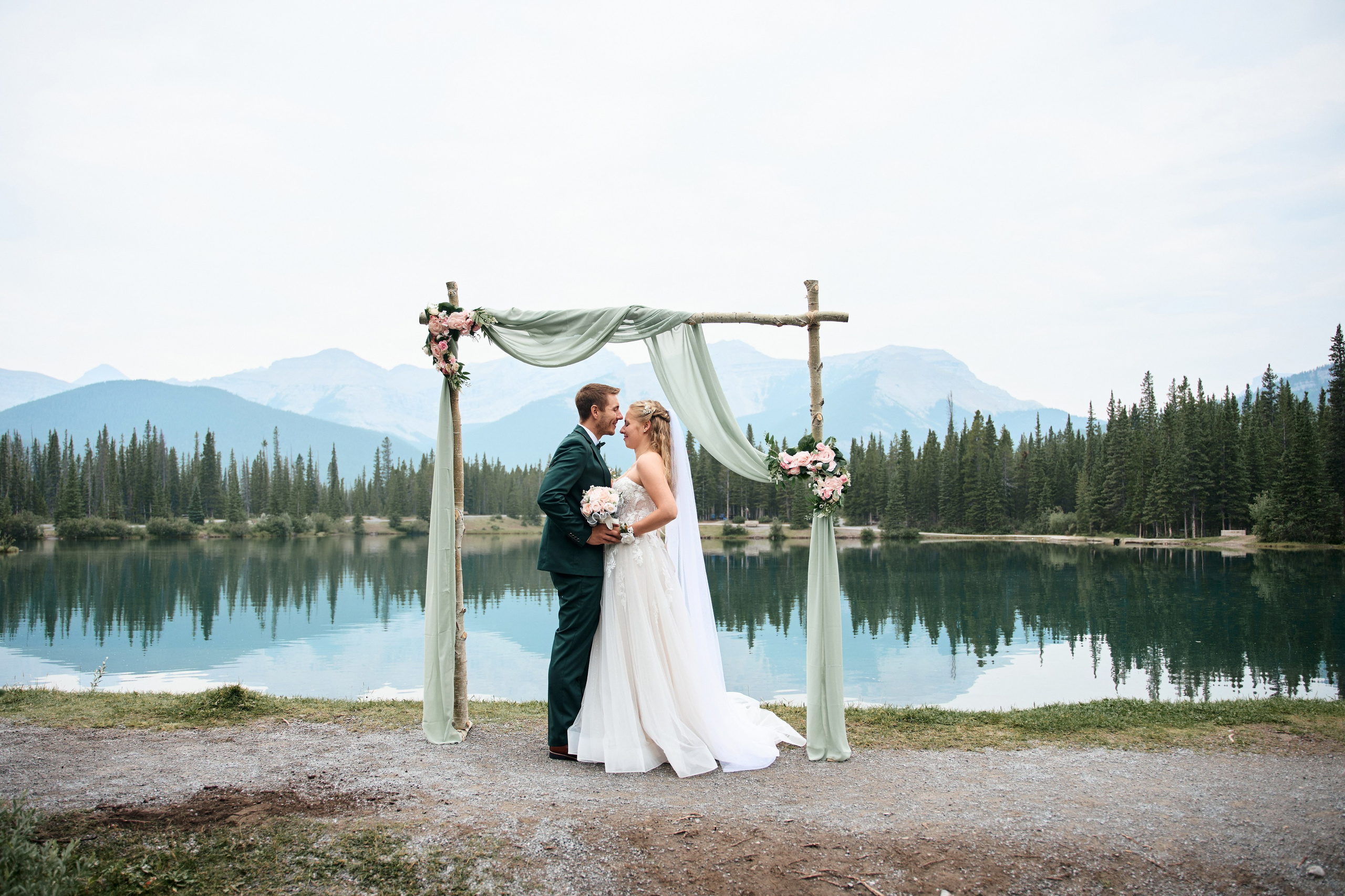 Wedding in Kananaskis Park. Wedding photography and videography team