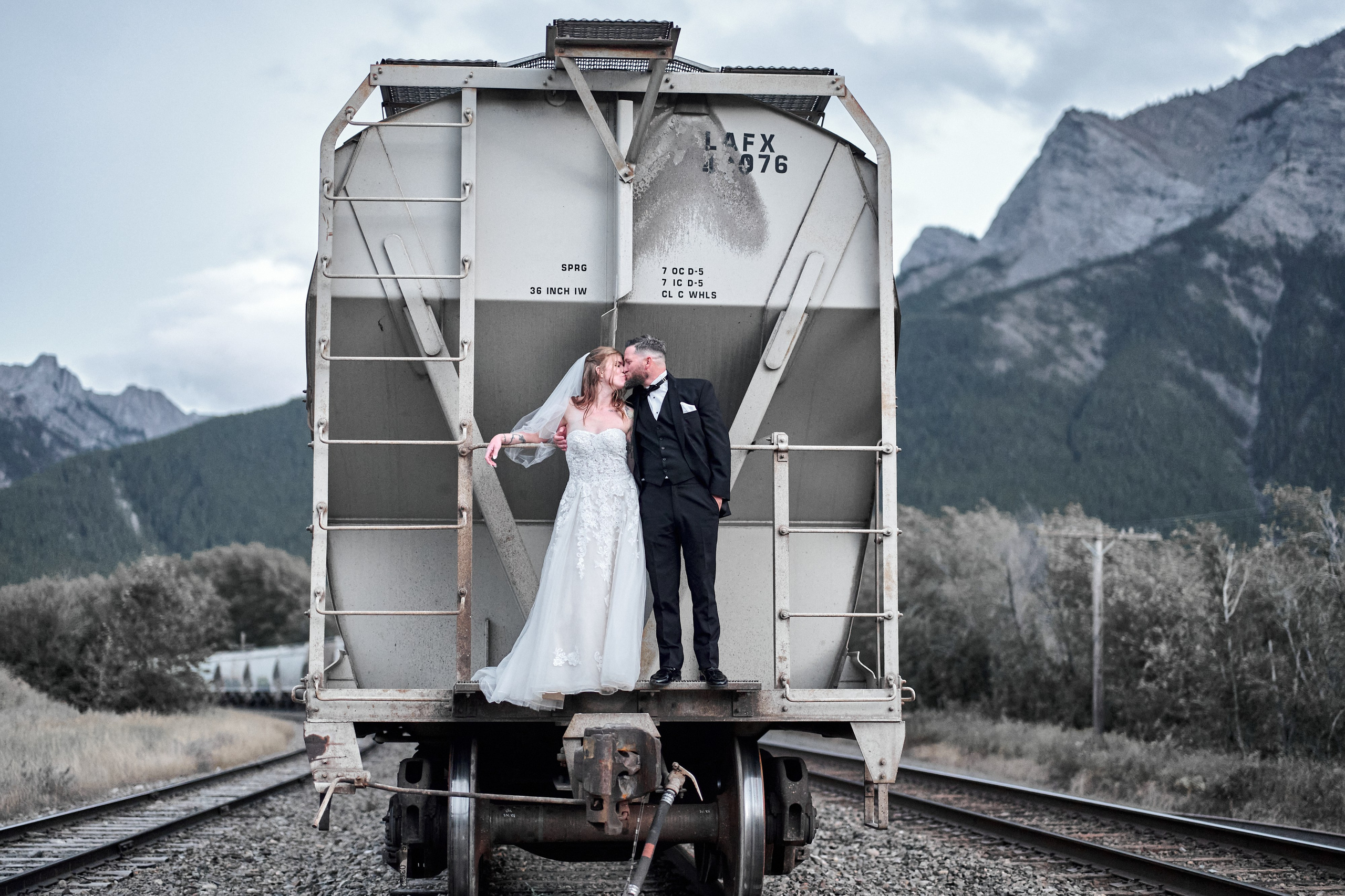 Wedding in Kananaskis Park. Wedding photography and videography team