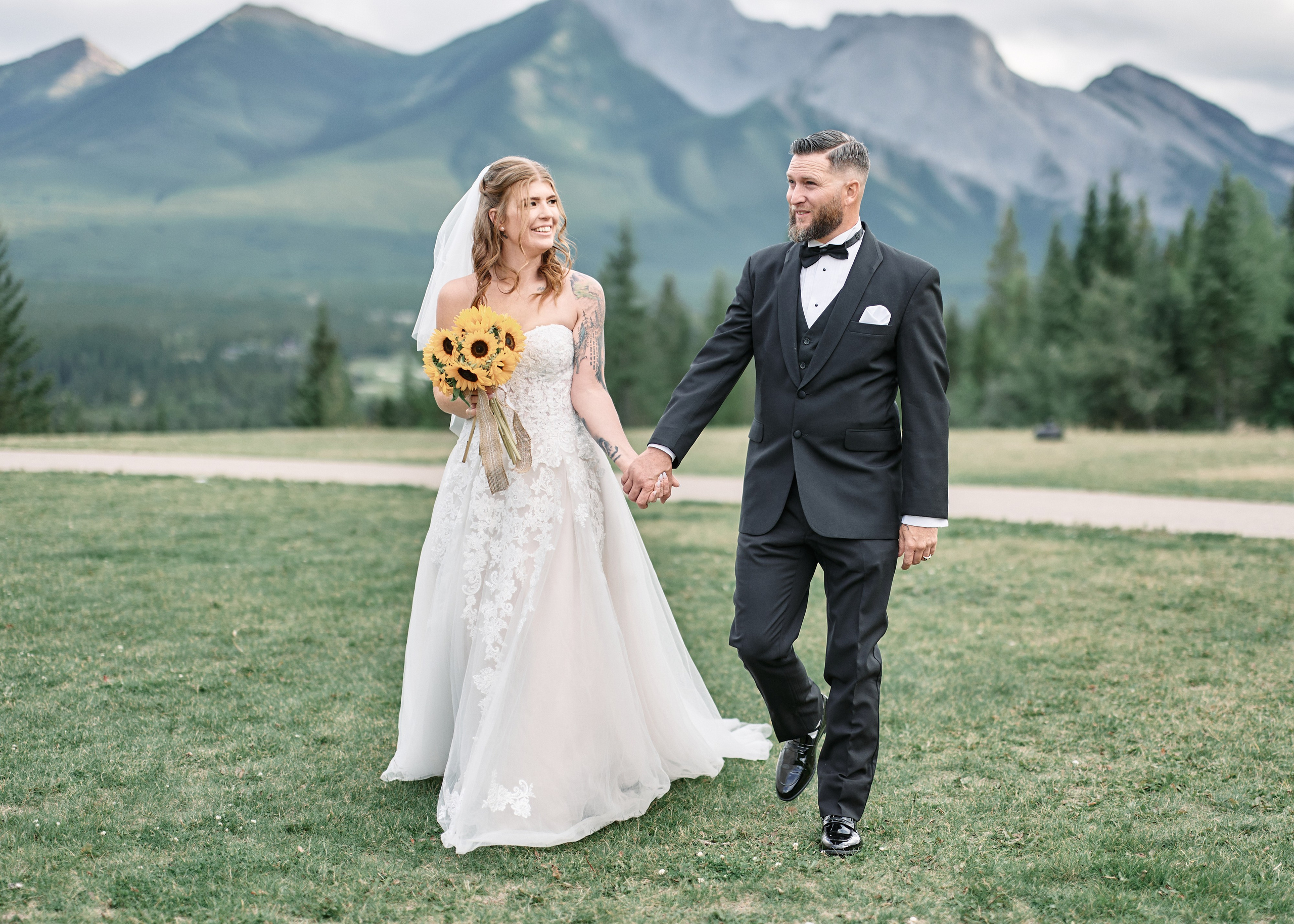 Wedding in Kananaskis Park. Wedding photography and videography team