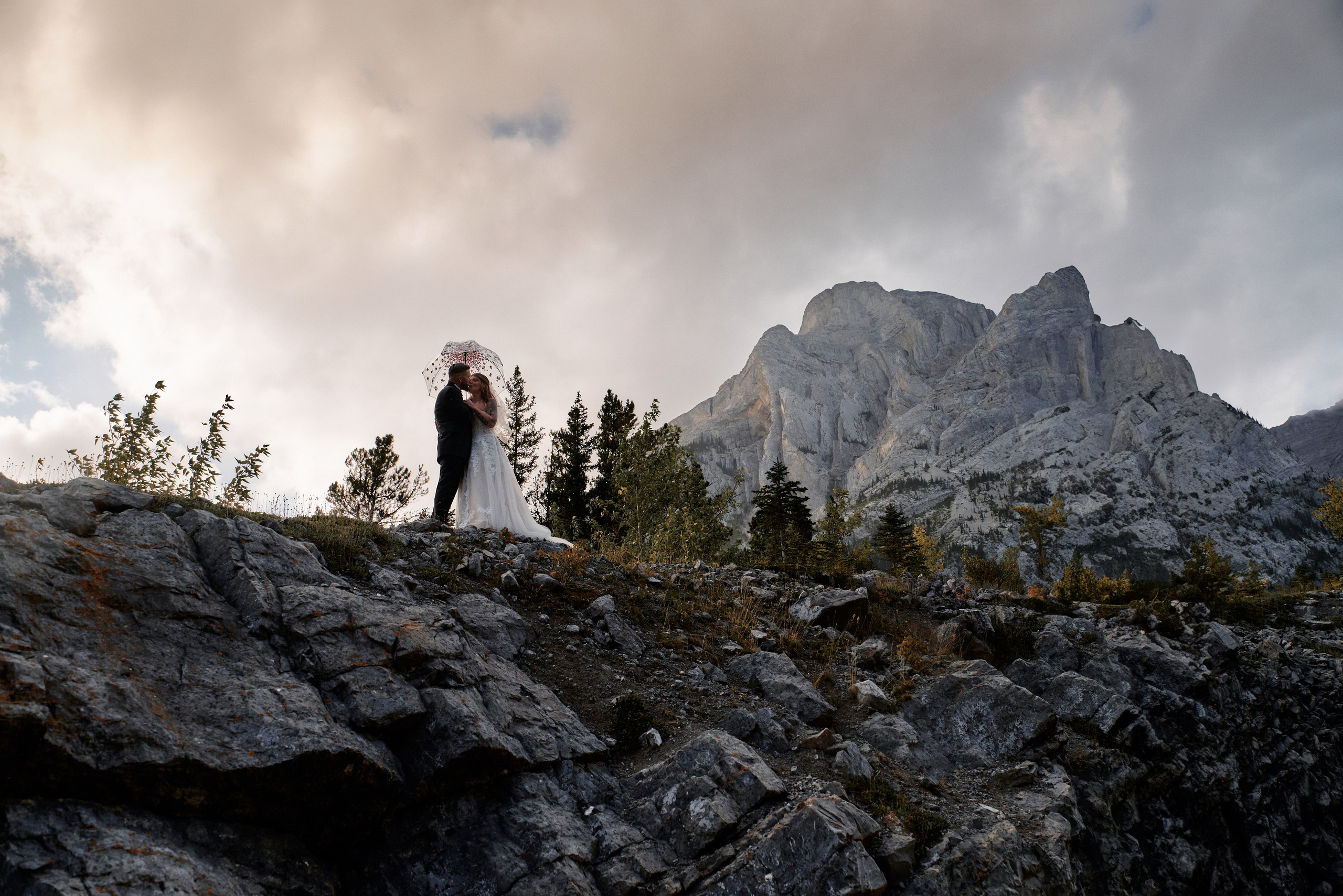 Wedding in Kananaskis Park. Wedding photography and videography team