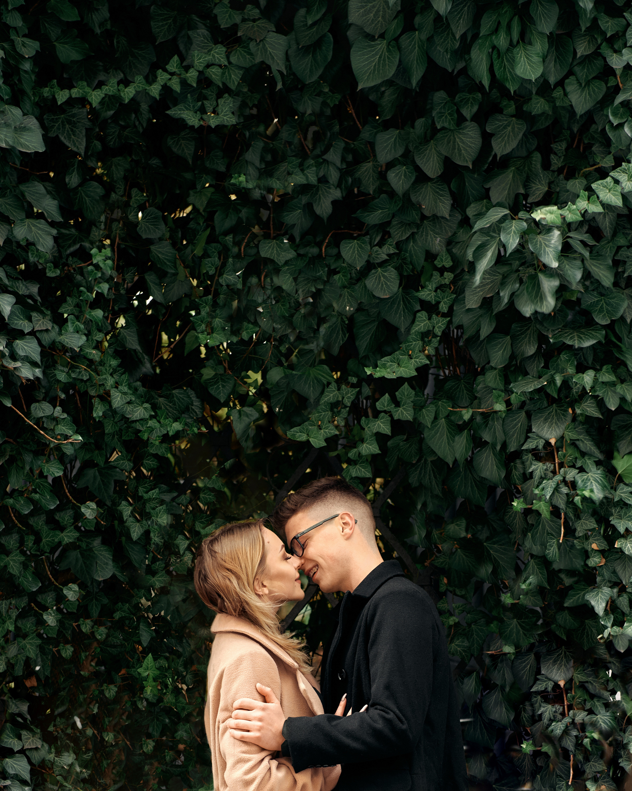 Fall romantic love story. Wedding photography and videography team