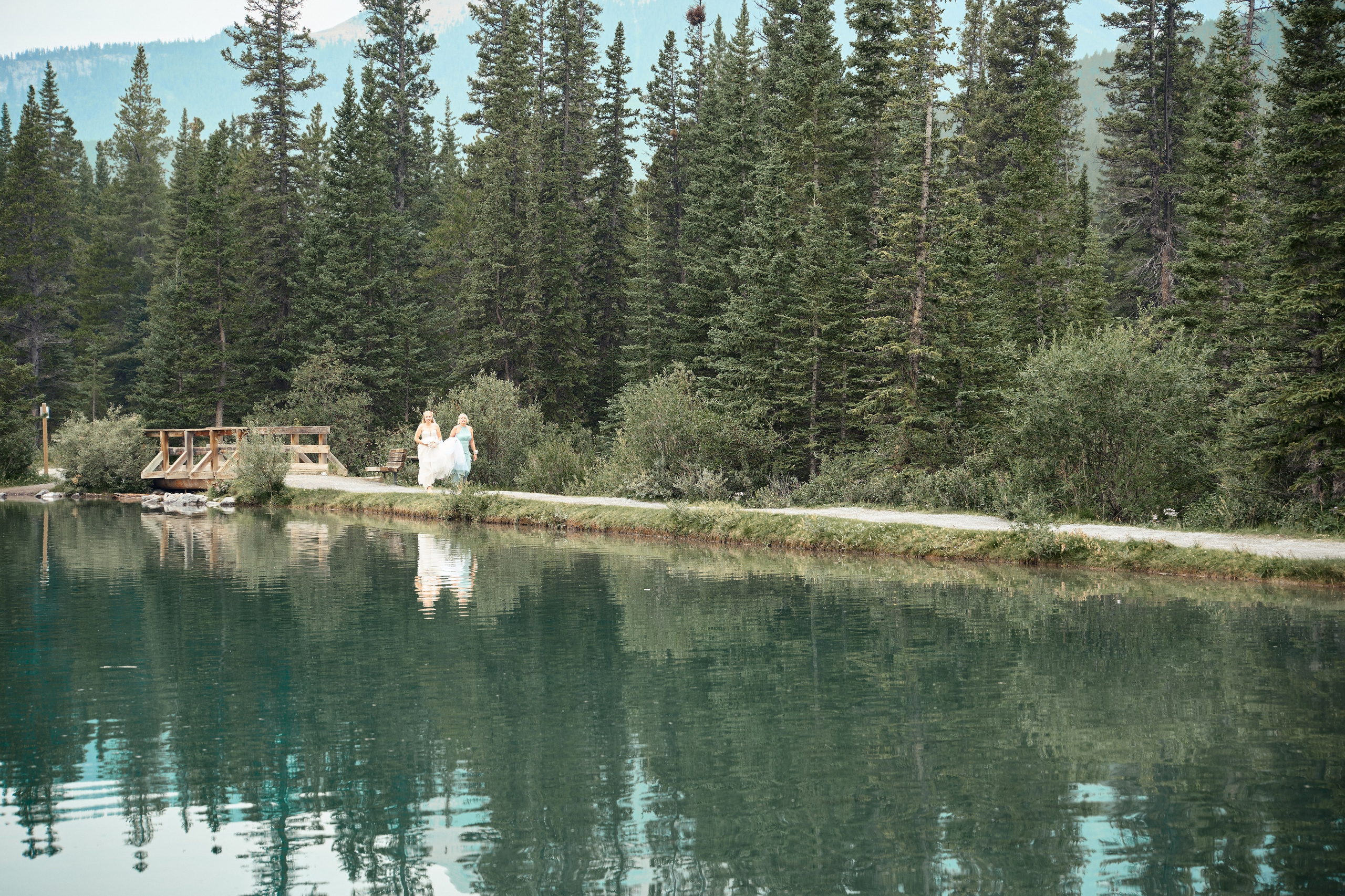 Wedding in Kananaskis Park. Wedding photography and videography team