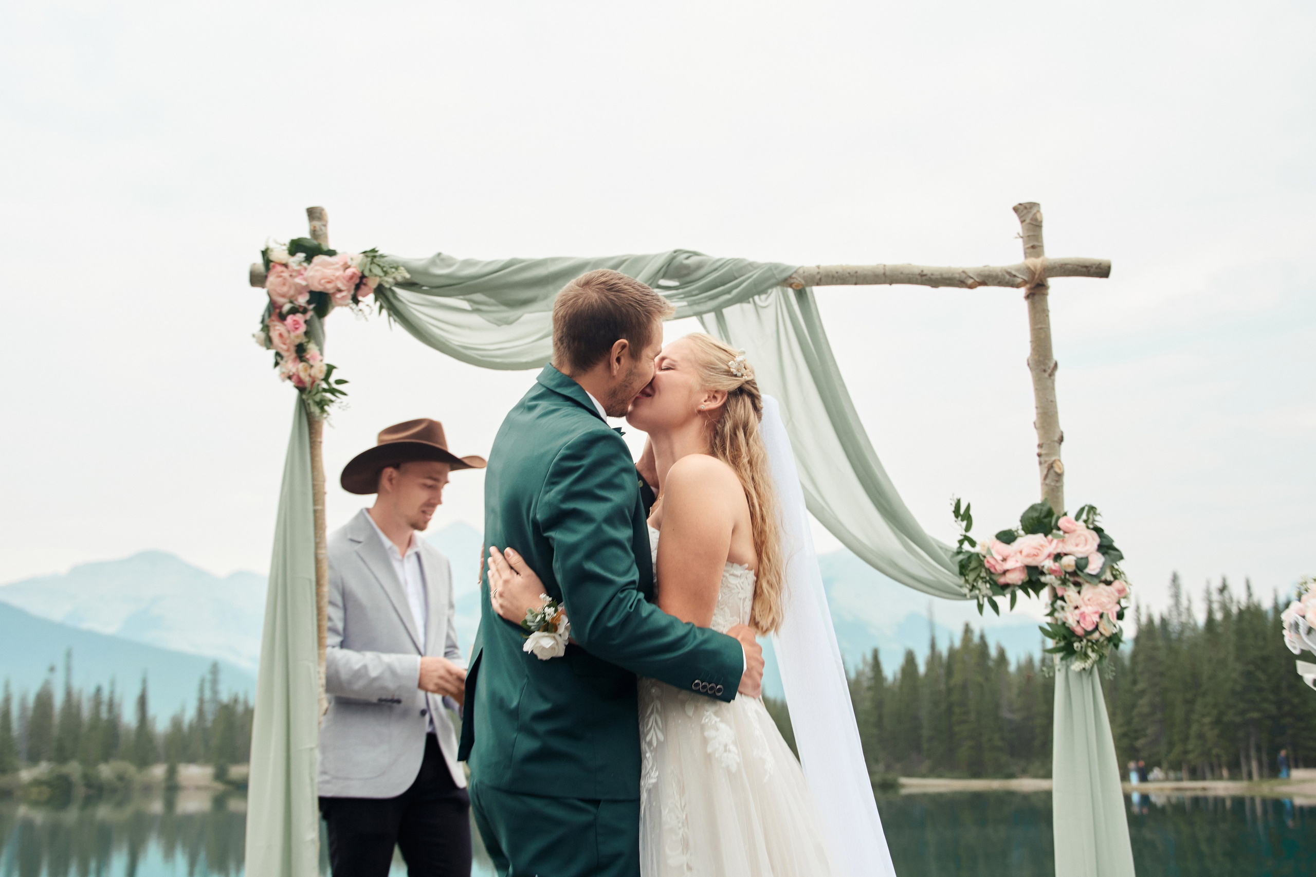 Wedding in Kananaskis Park. Wedding photography and videography team