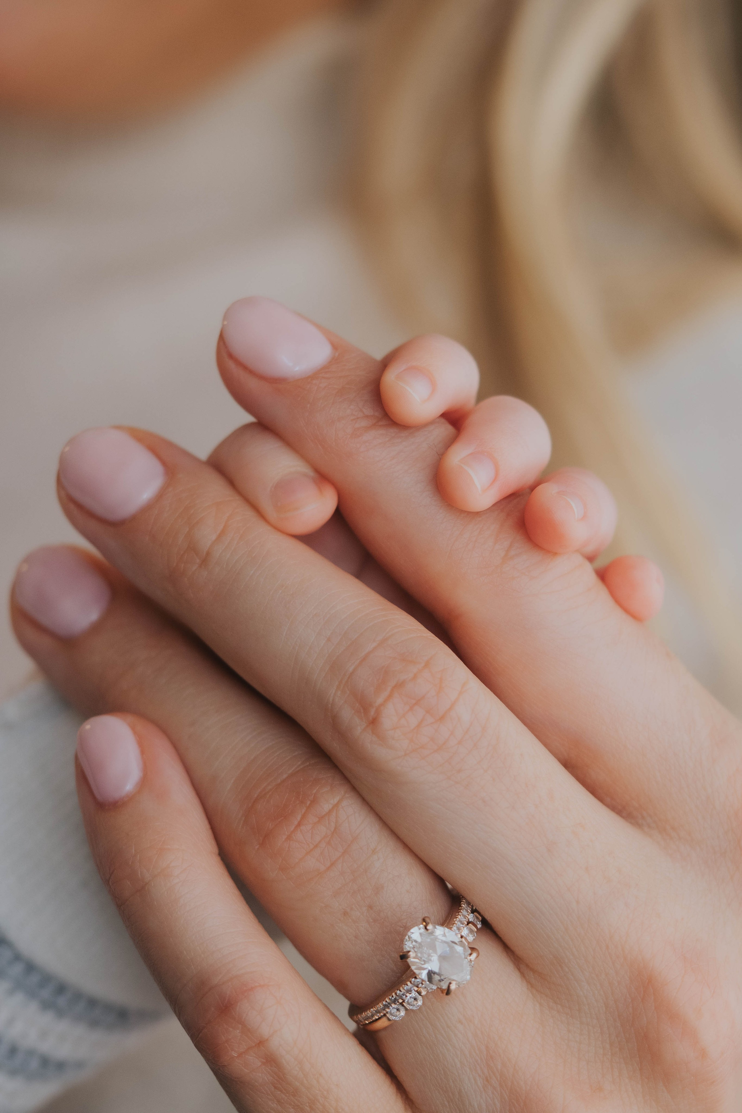 Your Montreal in-home Newborn Session  — what to expect, how to prepare and what to take in consideration. Mimosa Studios — Photographe Portrait à Montréal - Portrait Photographer in Montreal