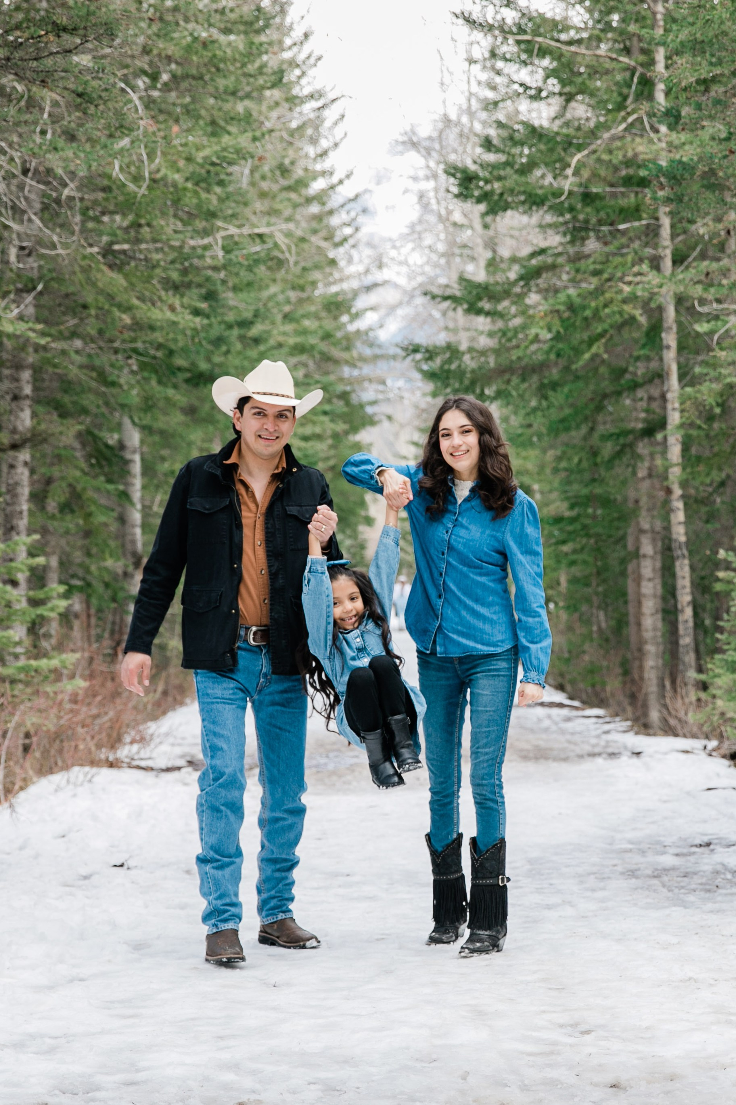 Jorge & Isabel&nbsp;— Canmore