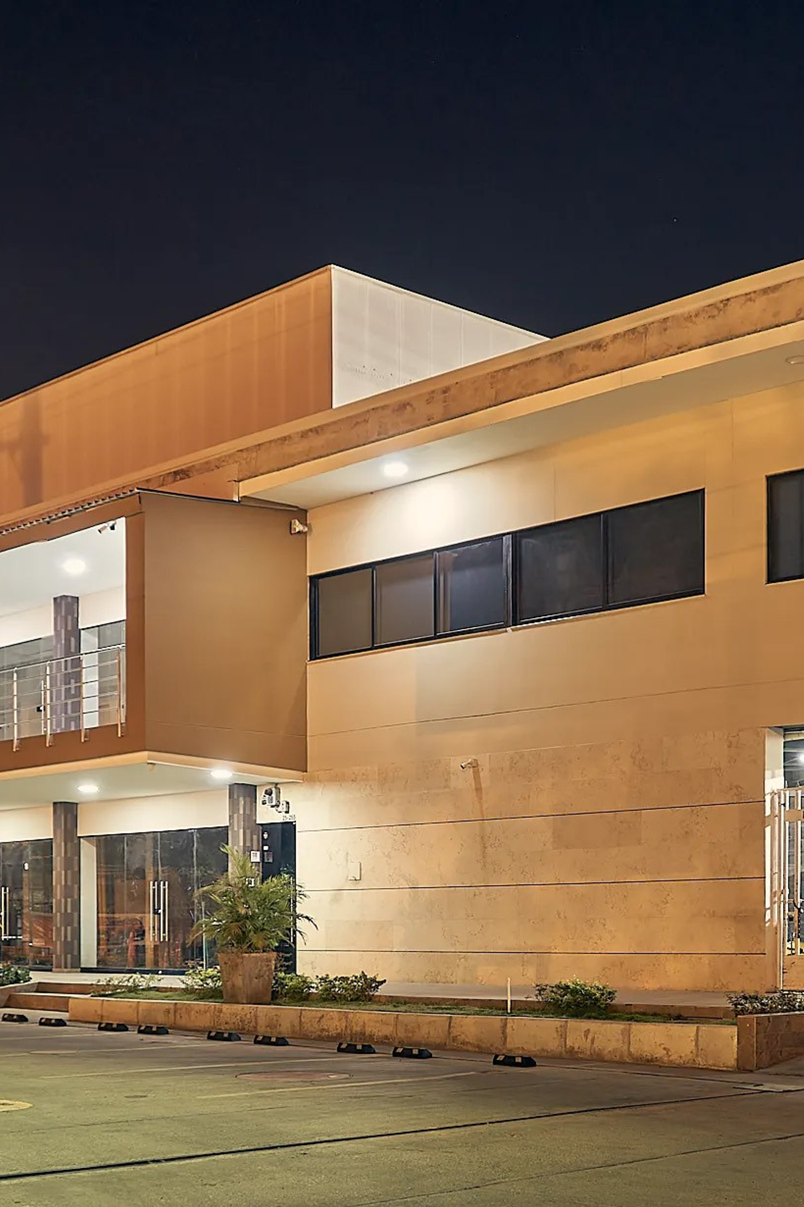 Mall Comercial El Bosque