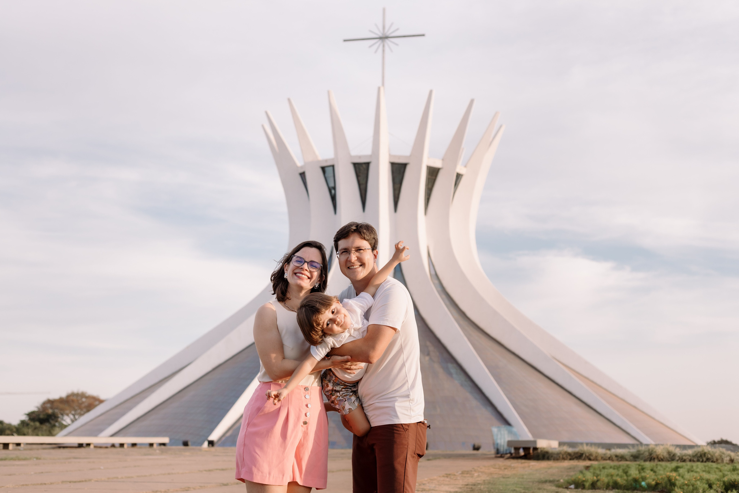 Ensaio Família na&nbsp;Catedral de&nbsp;Brasília | Fotografia de&nbsp;Família