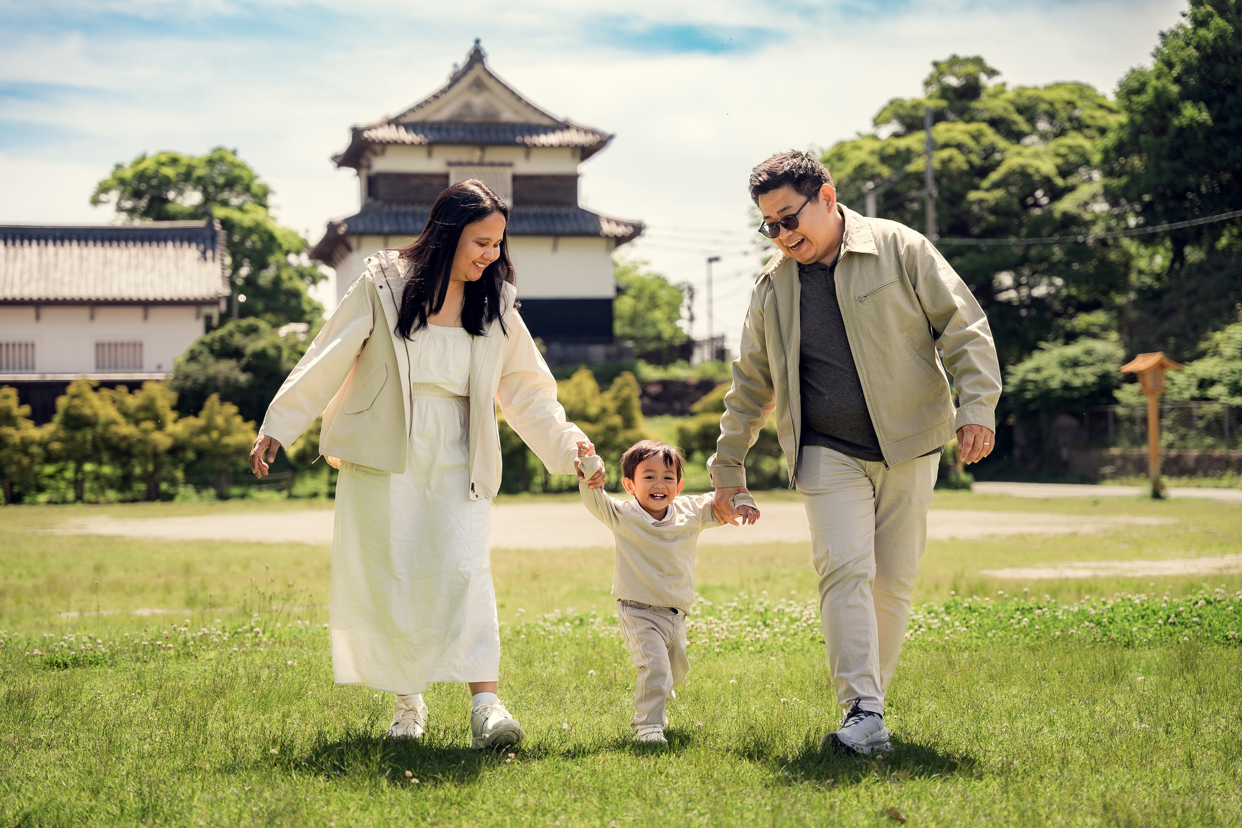 Fukuoka Couple Photoshoot: Roses, Totoro Forest & Sunset Love Story