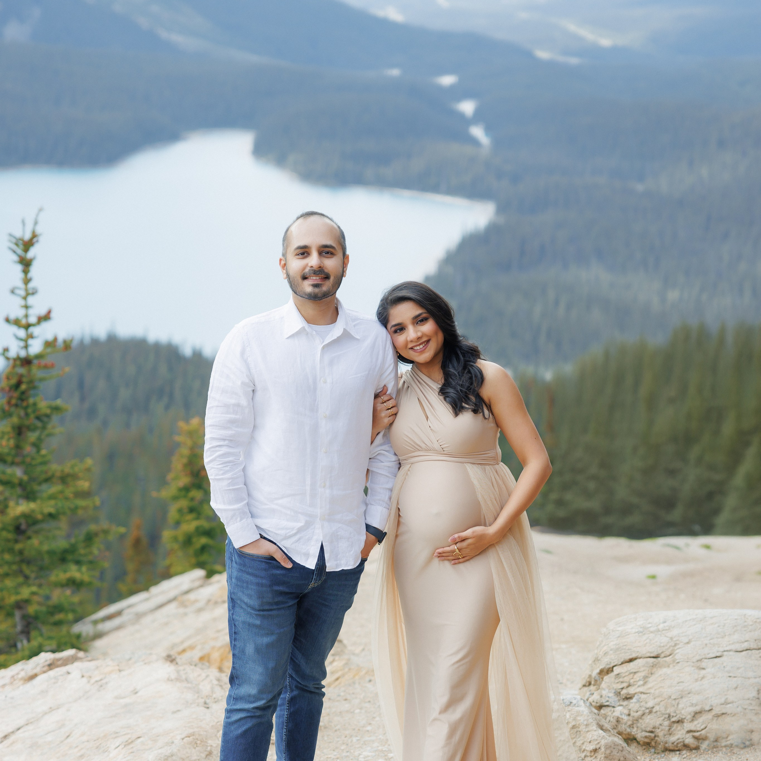 Mountain maternity shoot