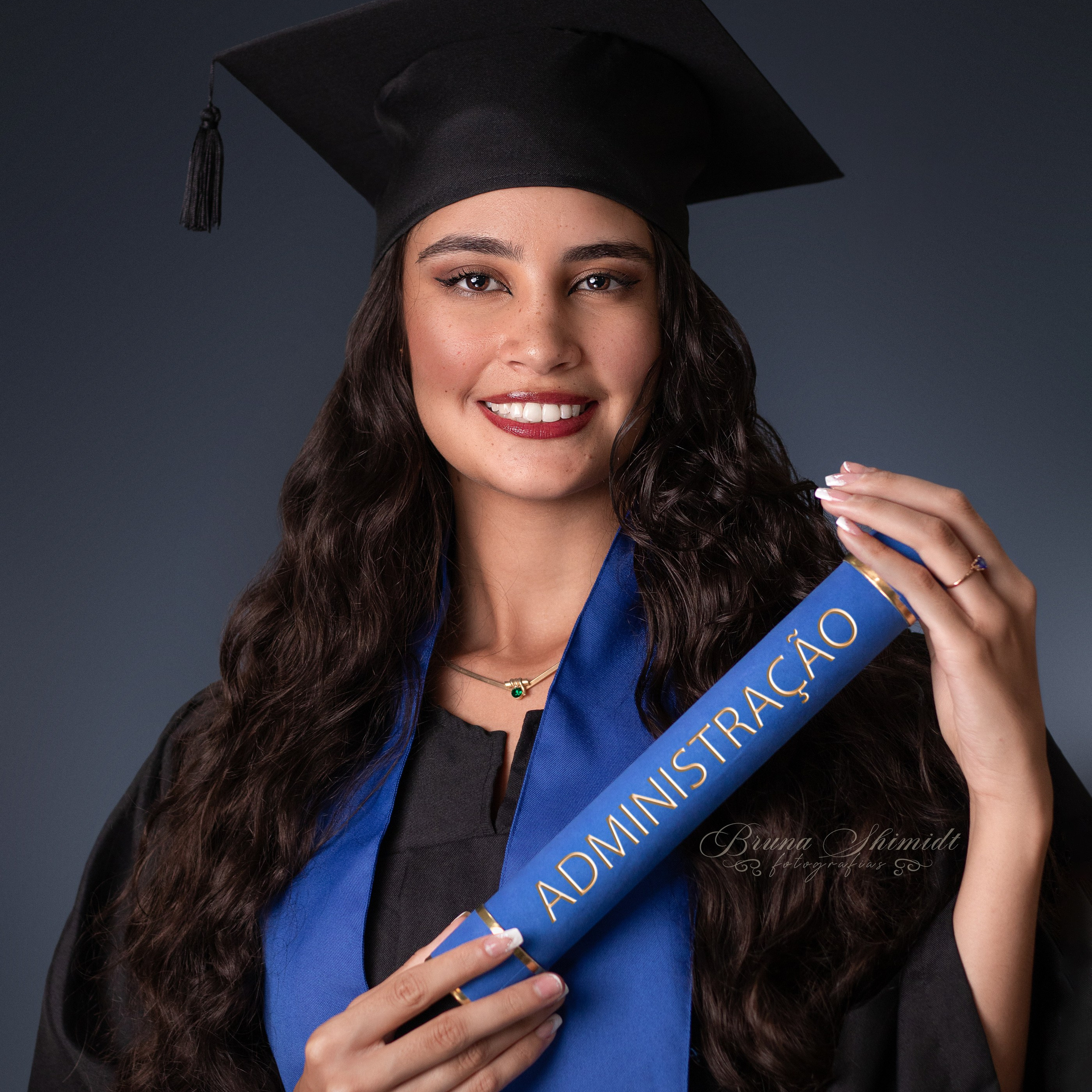 Bruna — Administração