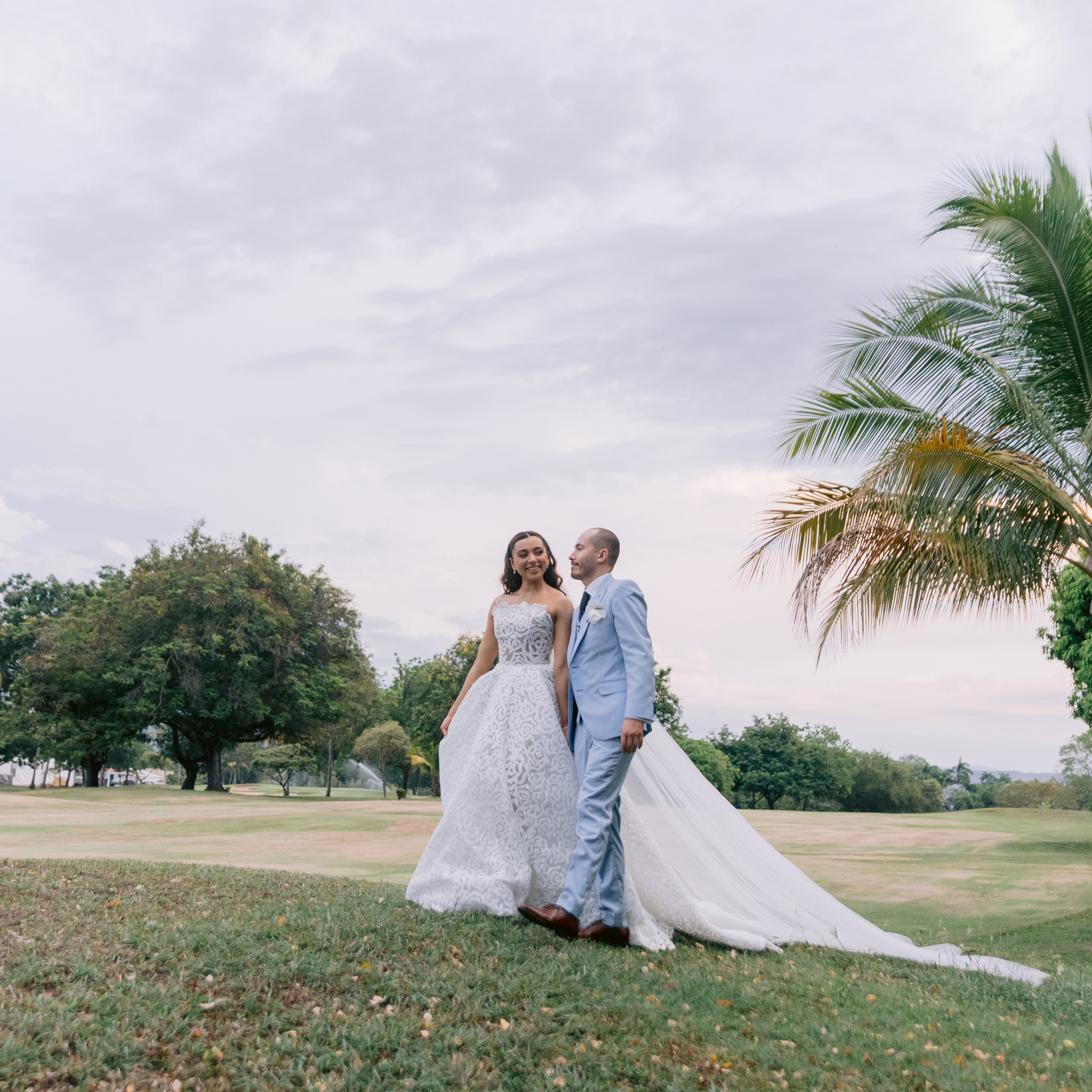 Aura & Andrés. Fotografía Documetal & Editorial de bodas