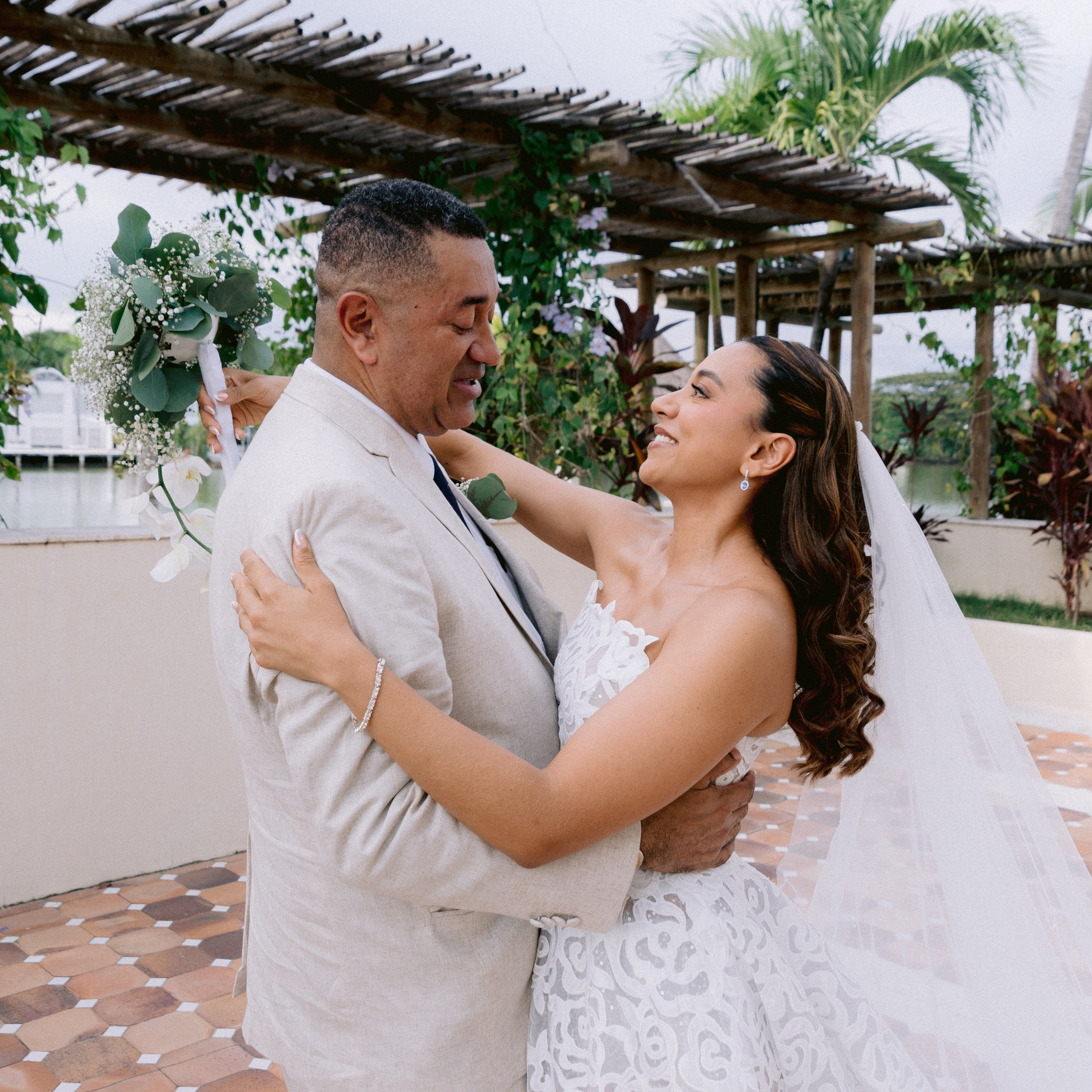Aura & Andrés. Fotografía Documetal & Editorial de bodas