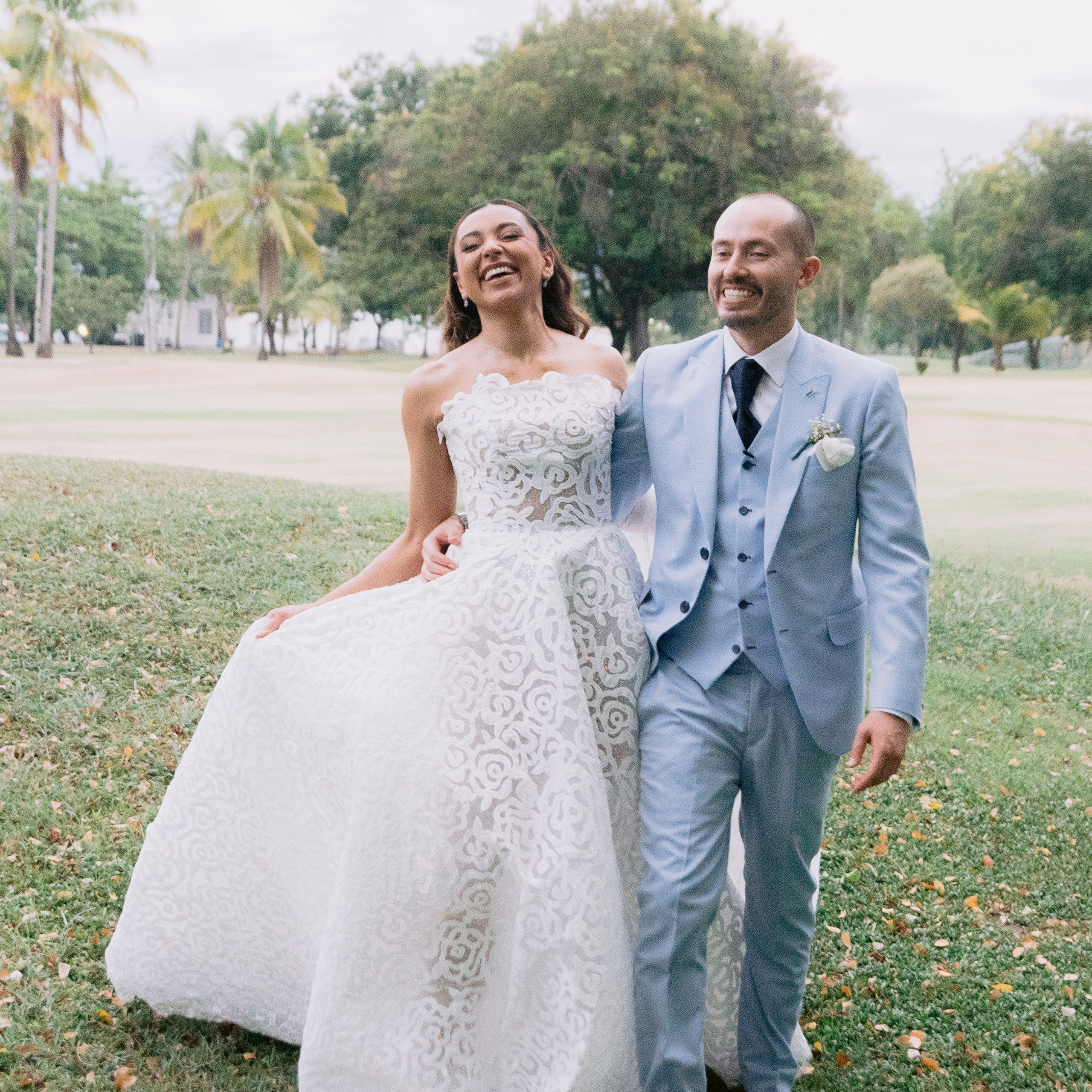 Aura & Andrés. Fotografía Documetal & Editorial de bodas