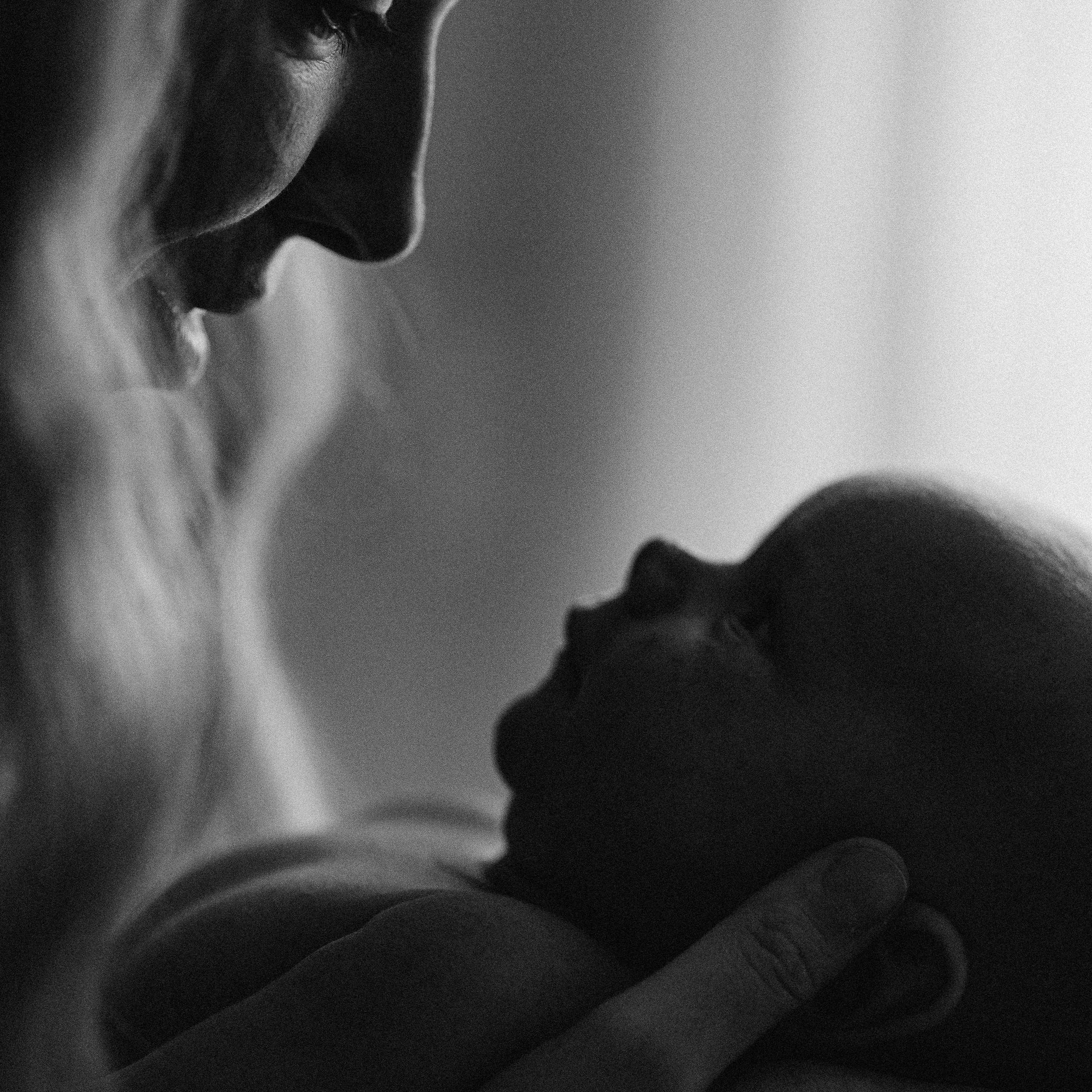 Iris Home BIRTH. Fotografa documental de familia e nascimento em Florianópolis SC Daria Ermolaev
