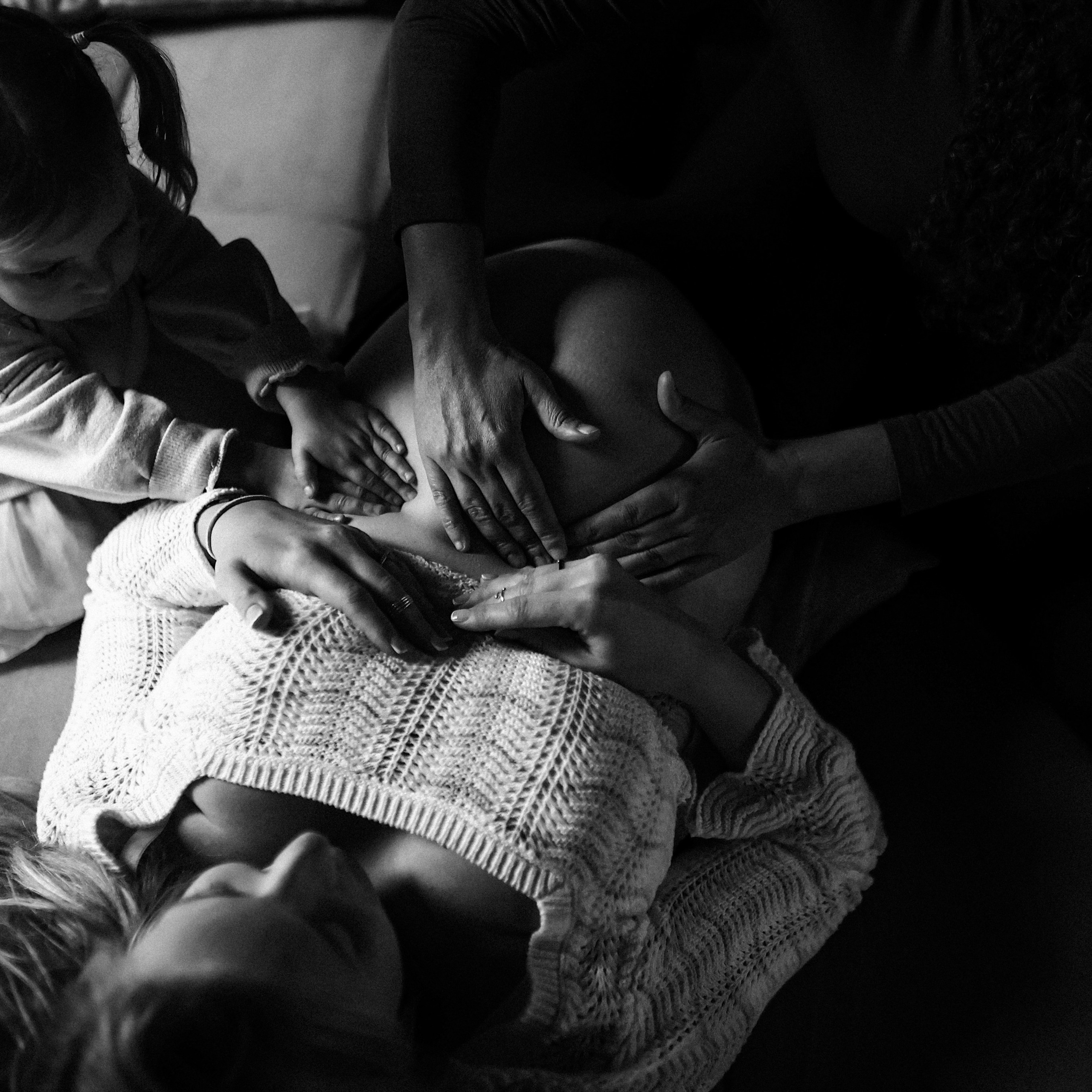 Iris Home BIRTH. Fotografa documental de familia e nascimento em Florianópolis SC Daria Ermolaev