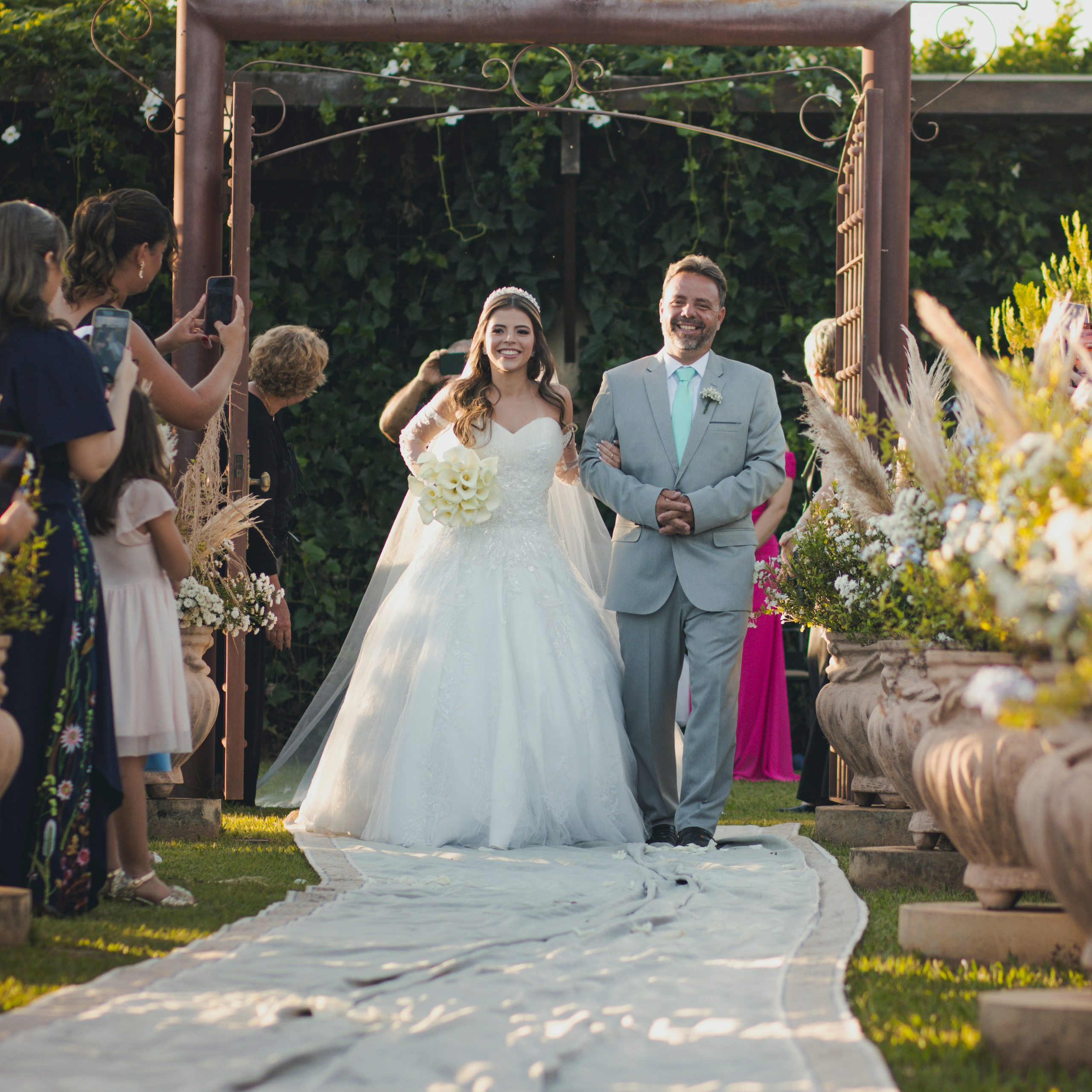 ANA LYVIA E JOÃO VICTOR. Fotógrafos de casamento. empresas, família em Catanduva SP e região, Casal Gonçales