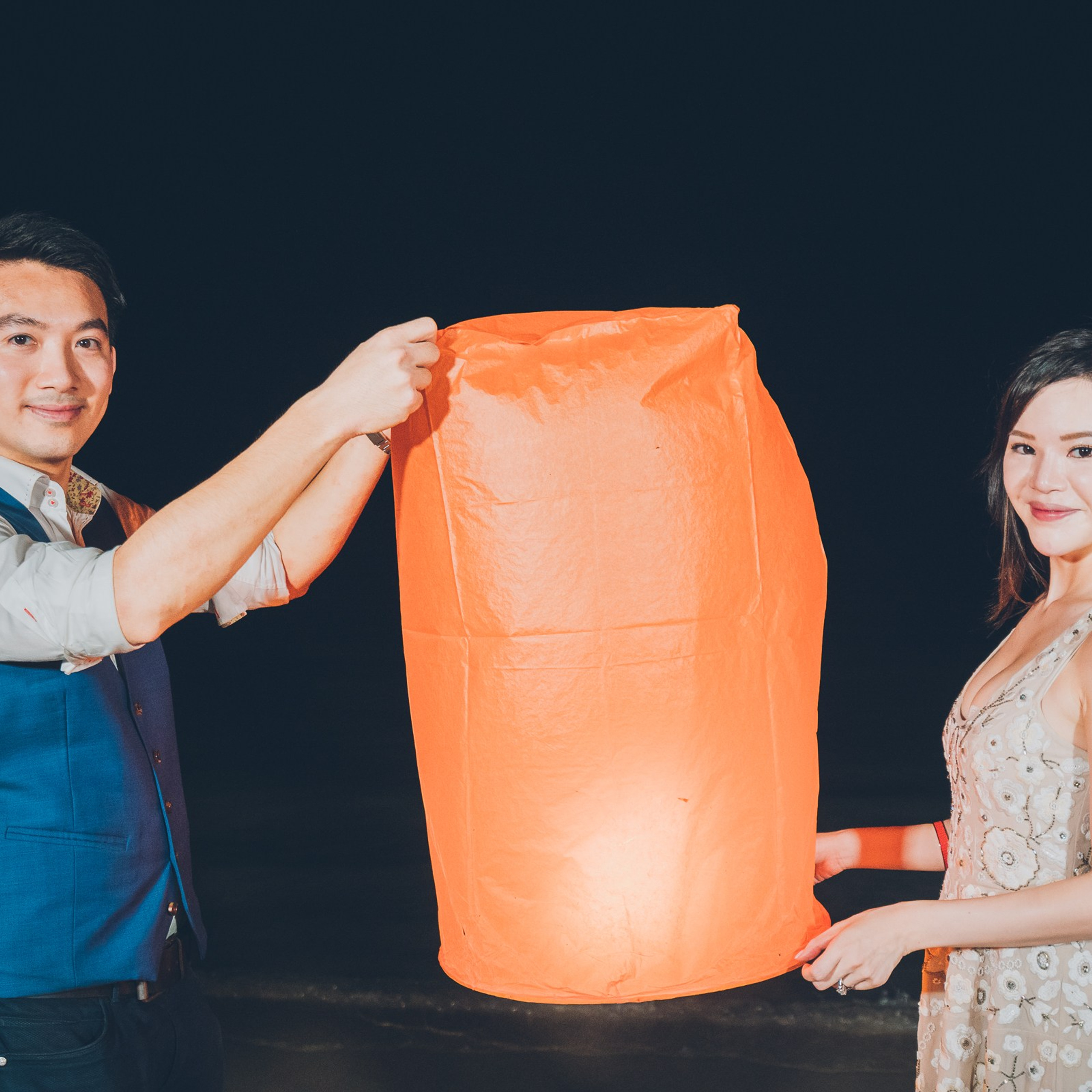Luxury beach proposal in Koh Samui, Thailand. Private sunset setup with candles, flowers, and ocean view for an unforgettable engagement experience.