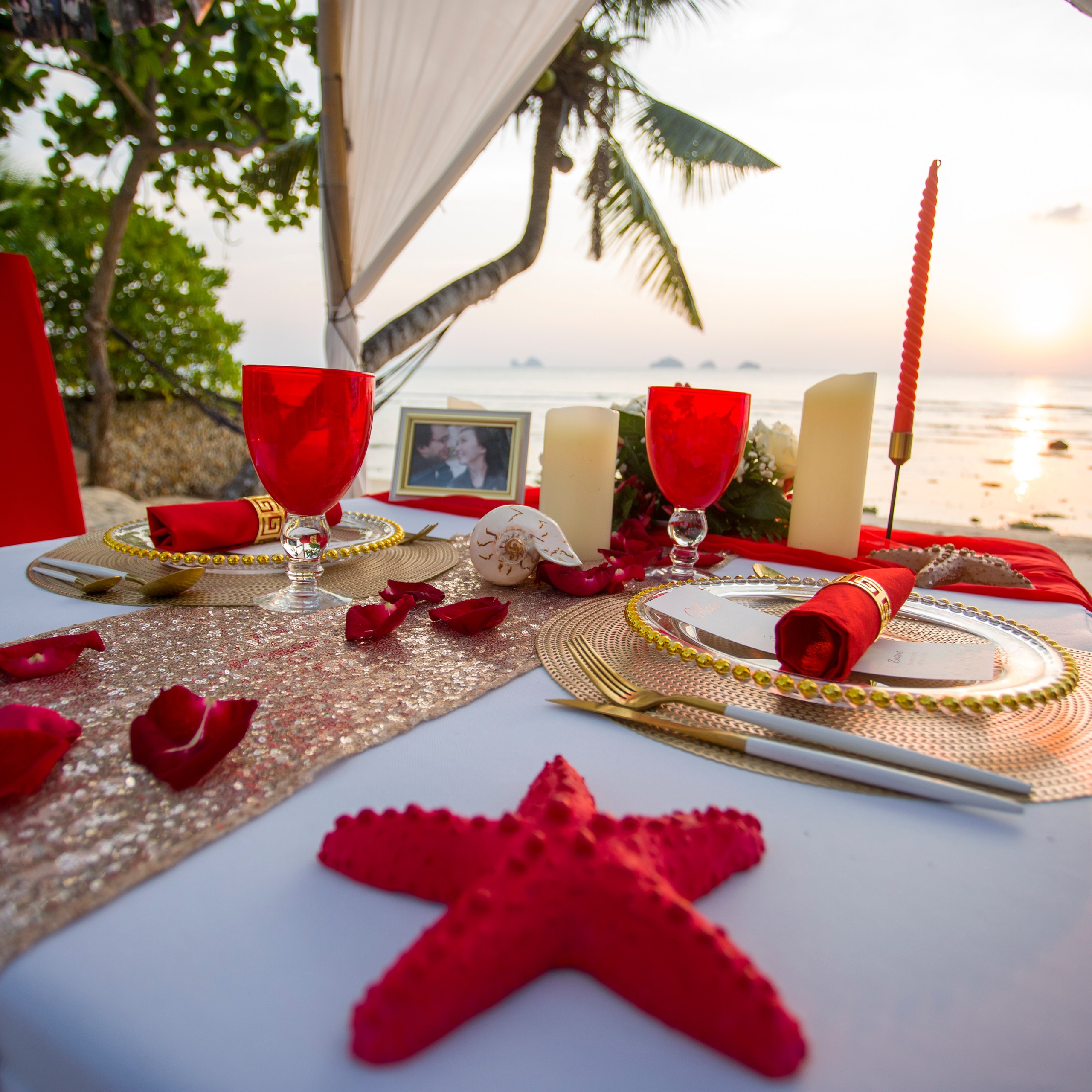 Photo. Romantic proposal on Koh Samui, Thailand