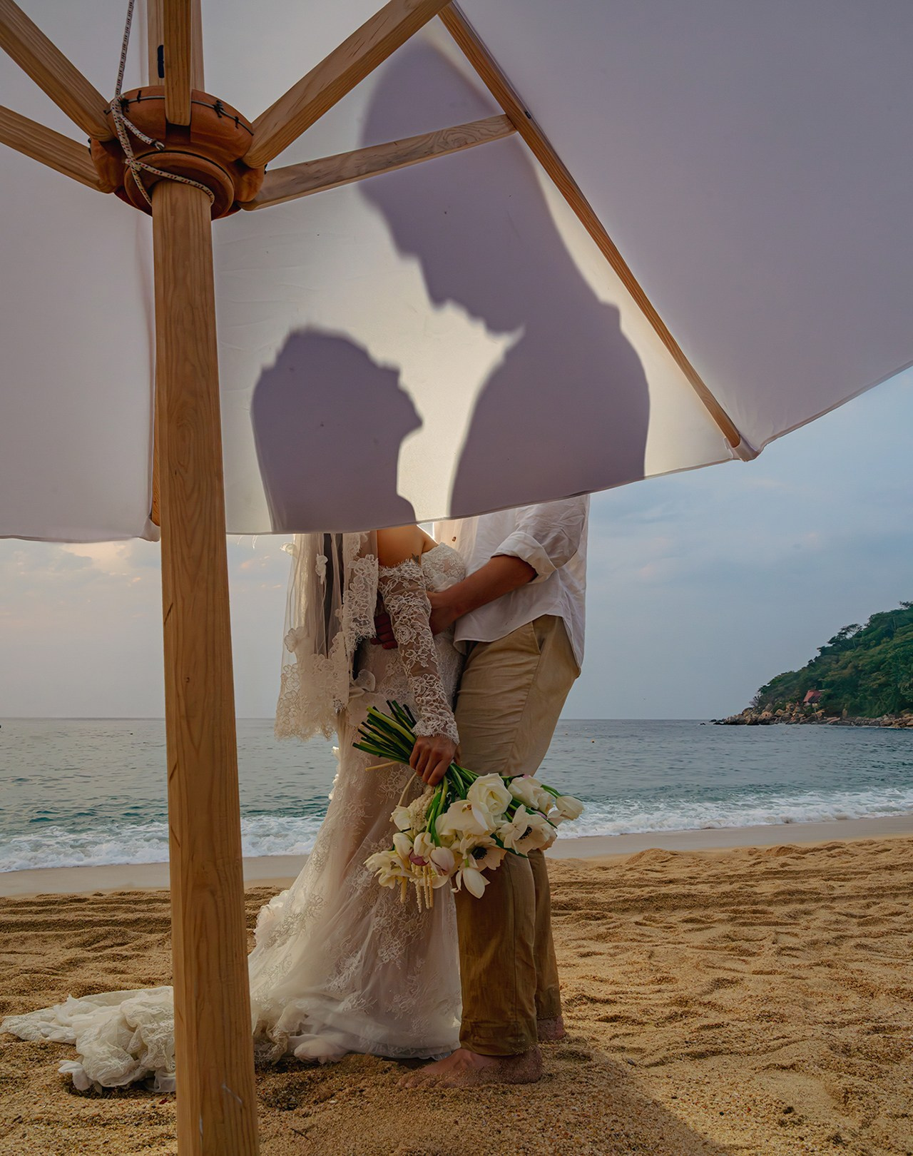 Elopements. Elopement & Lifestyle Wedding Documentary Photographer