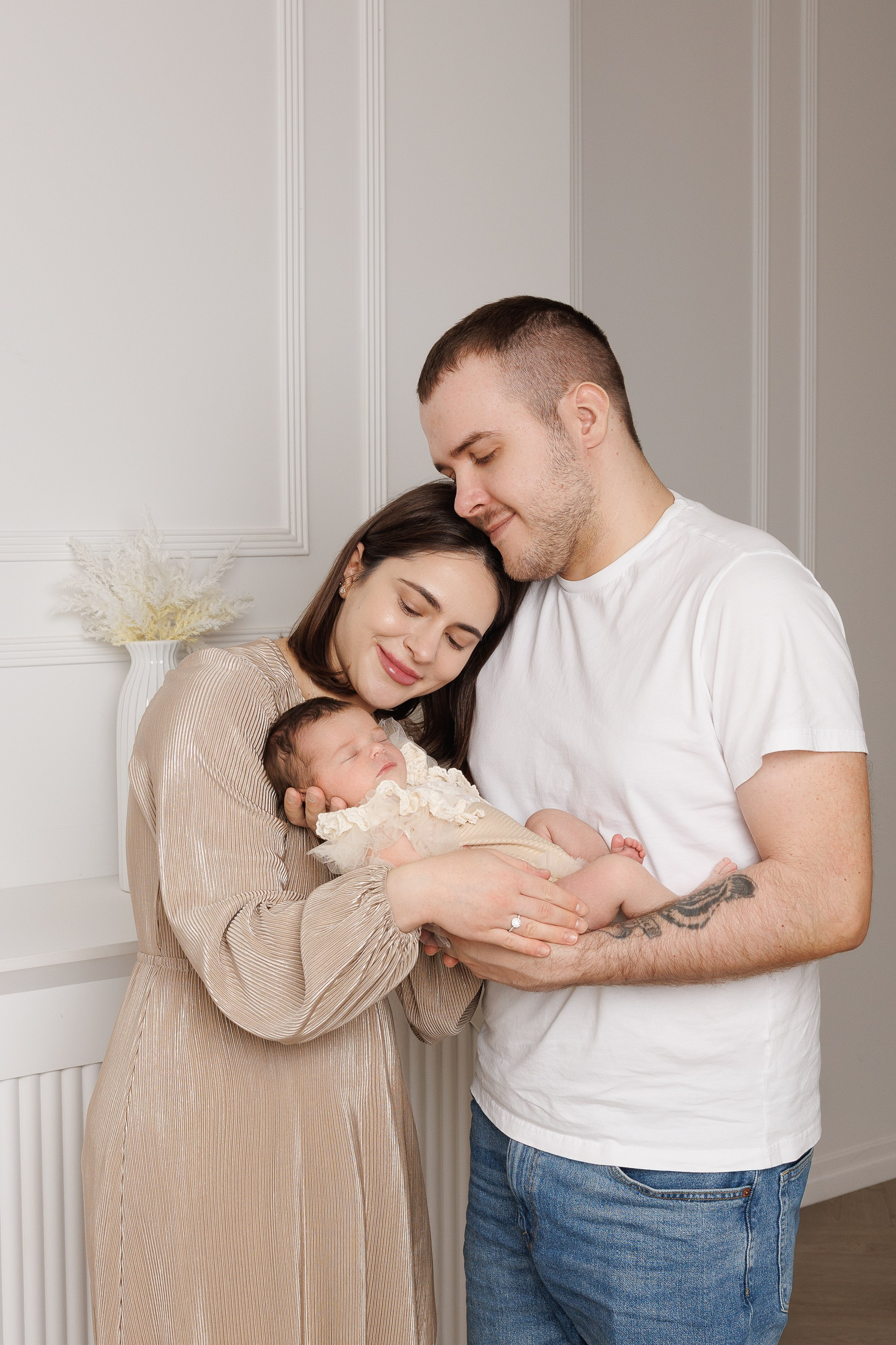 Services. Je suis photographe portraitiste et je réalise des portraits à toutes les étapes de votre vie! Bienvenue dans mon studio à Westmount, Qc