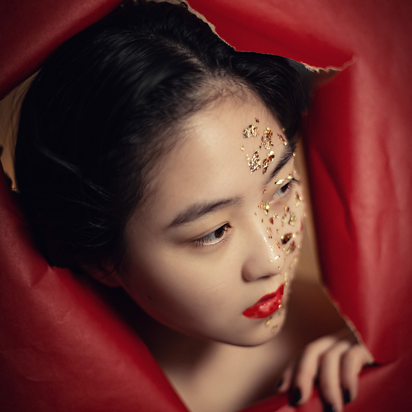 Contact. Laira Studio — creative Portrait and Product Photography in Vancouver