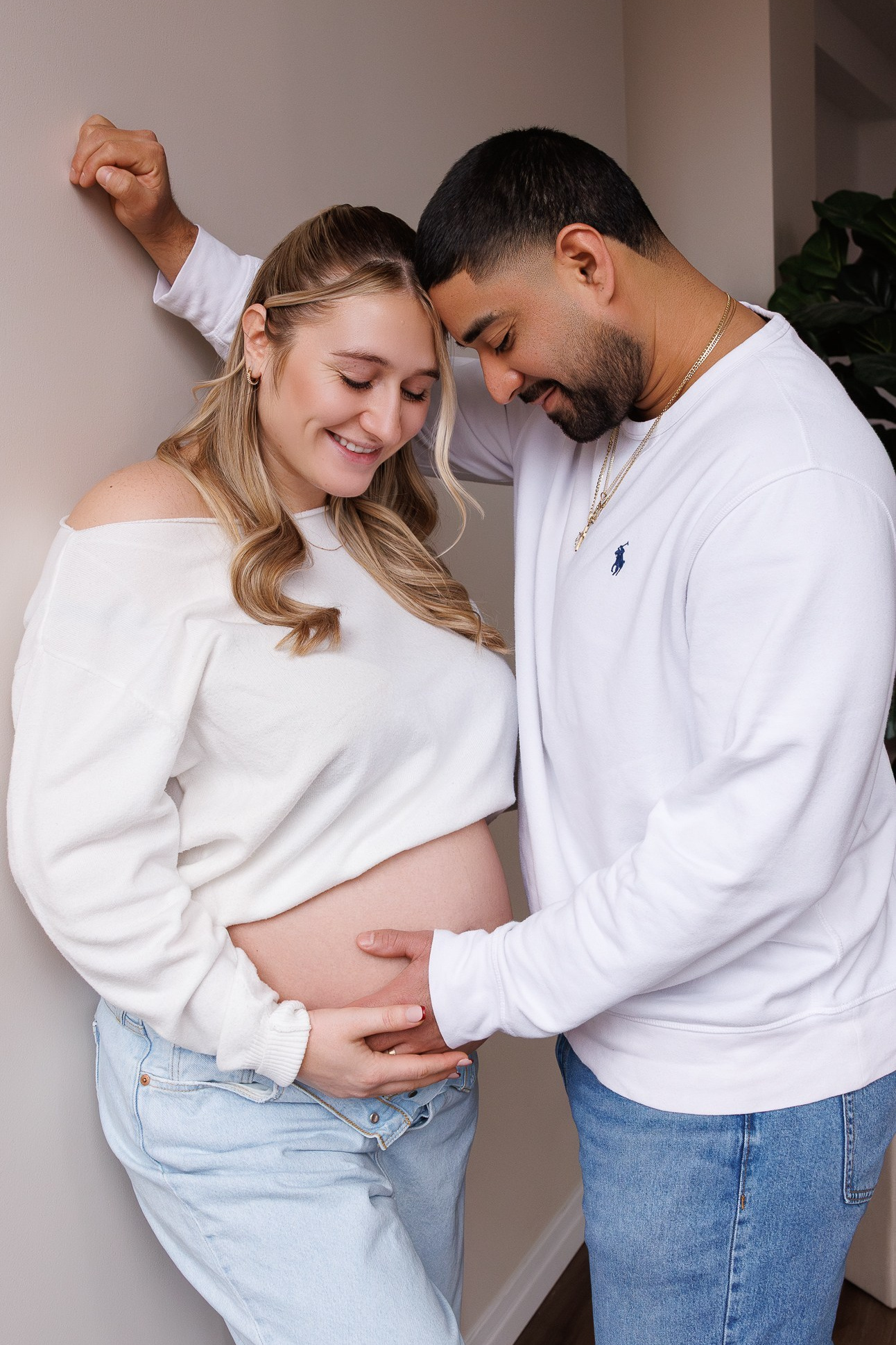 Services. Je suis photographe portraitiste et je réalise des portraits à toutes les étapes de votre vie! Bienvenue dans mon studio à Westmount, Qc