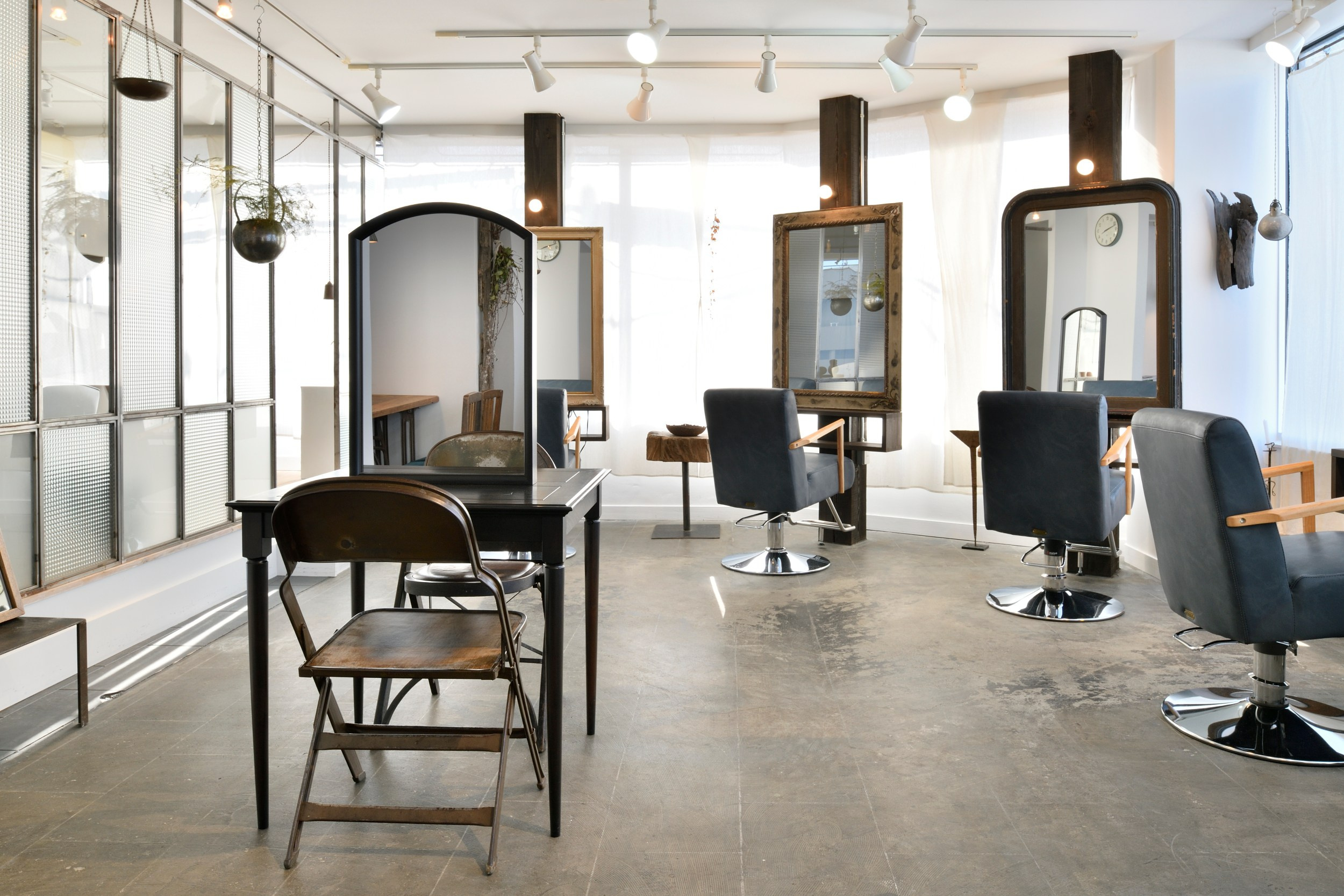 Beauty salon. MT