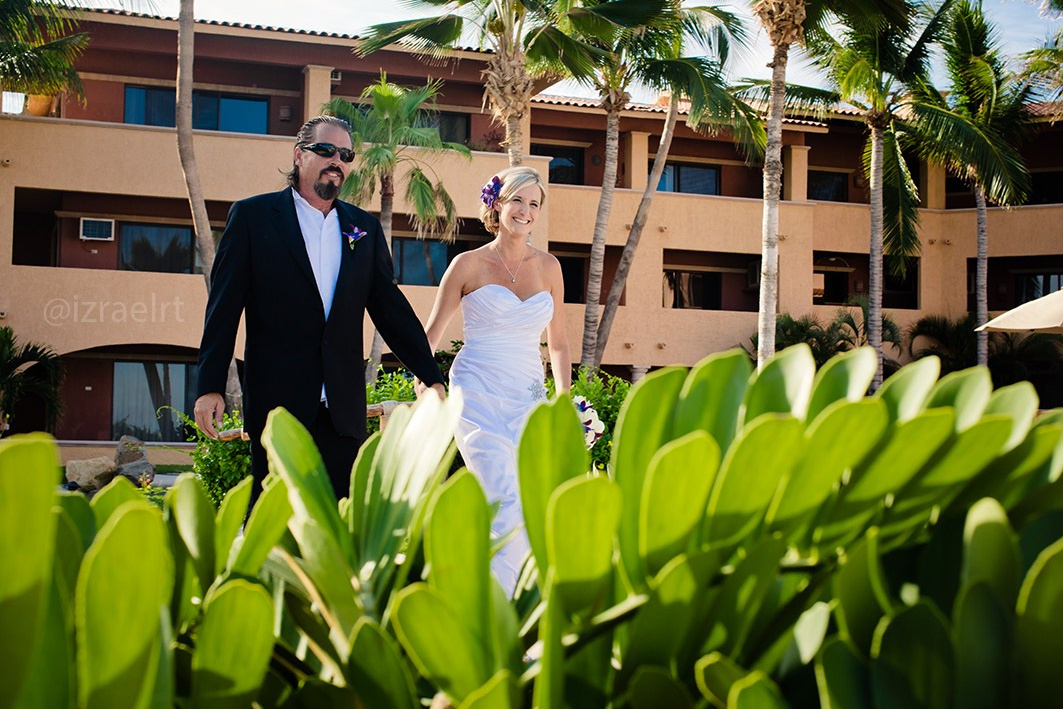 Intimate elopement ceremony at La Jolla, San José del Cabo