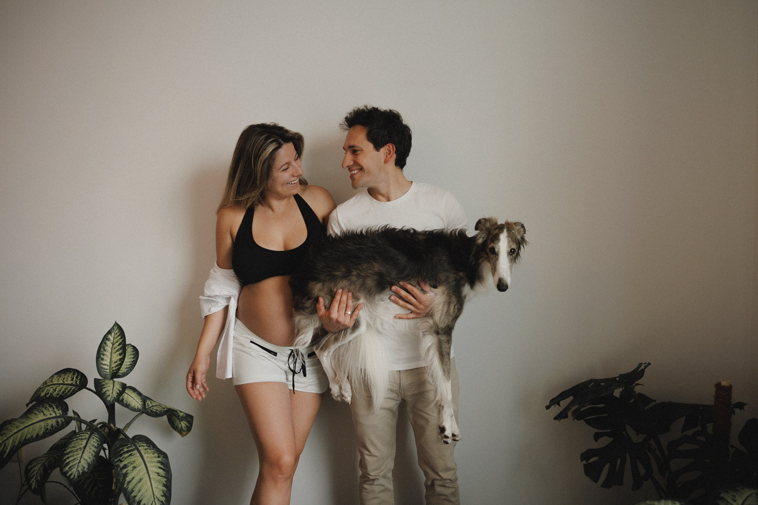 Natural lifestyle maternity photography session in Montreal