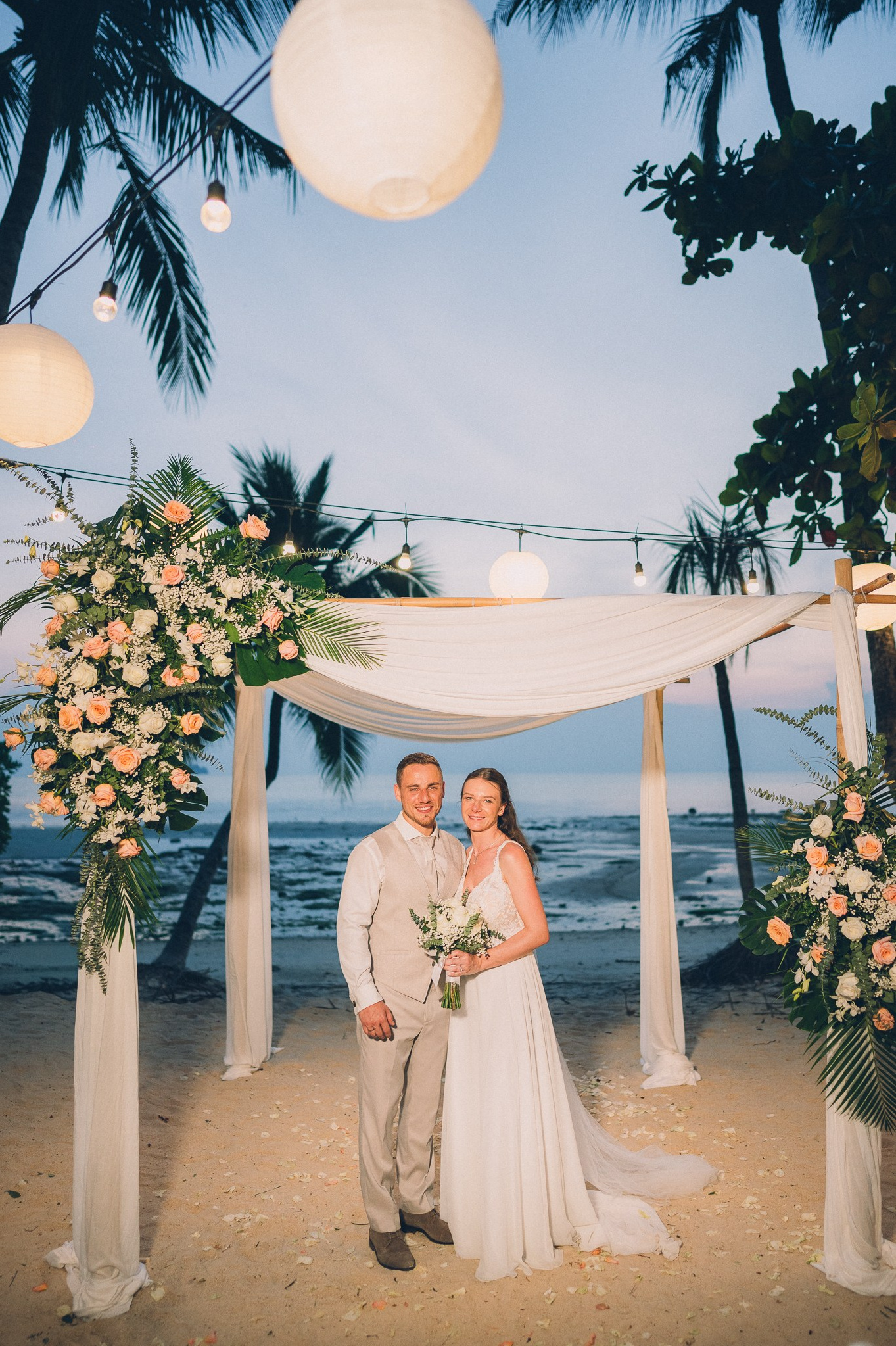 Wedding on the beach. Mariage à Koh Samui, en Thaïlande. Whatsapp: +66 94 3 650 301