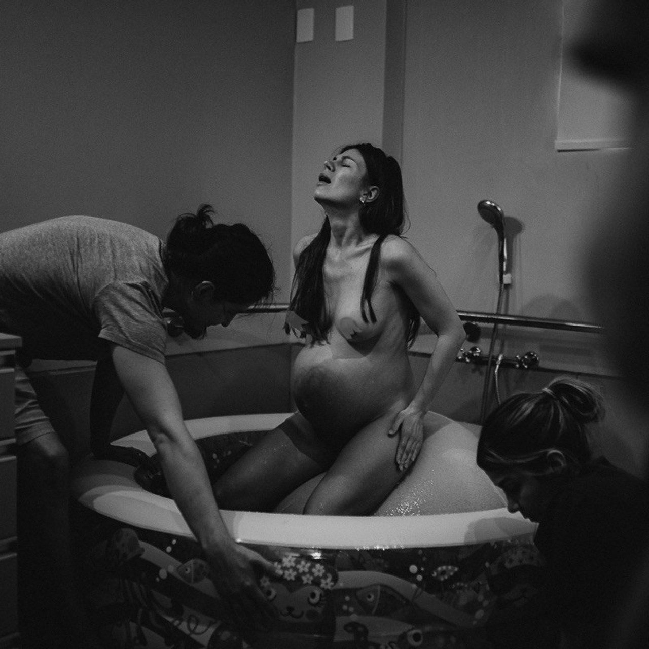 Iris Home BIRTH. Fotografa documental de familia e nascimento em Florianópolis SC Daria Ermolaev