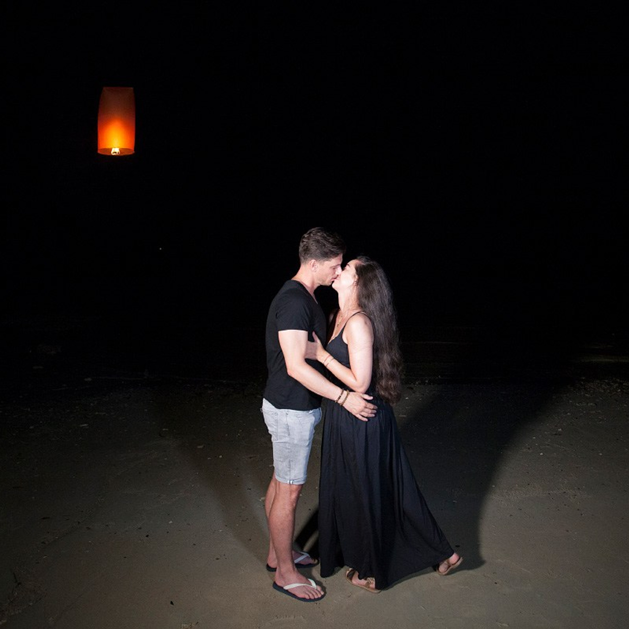 Luxury beach proposal in Koh Samui, Thailand. Private sunset setup with candles, flowers, and ocean view for an unforgettable engagement experience.
