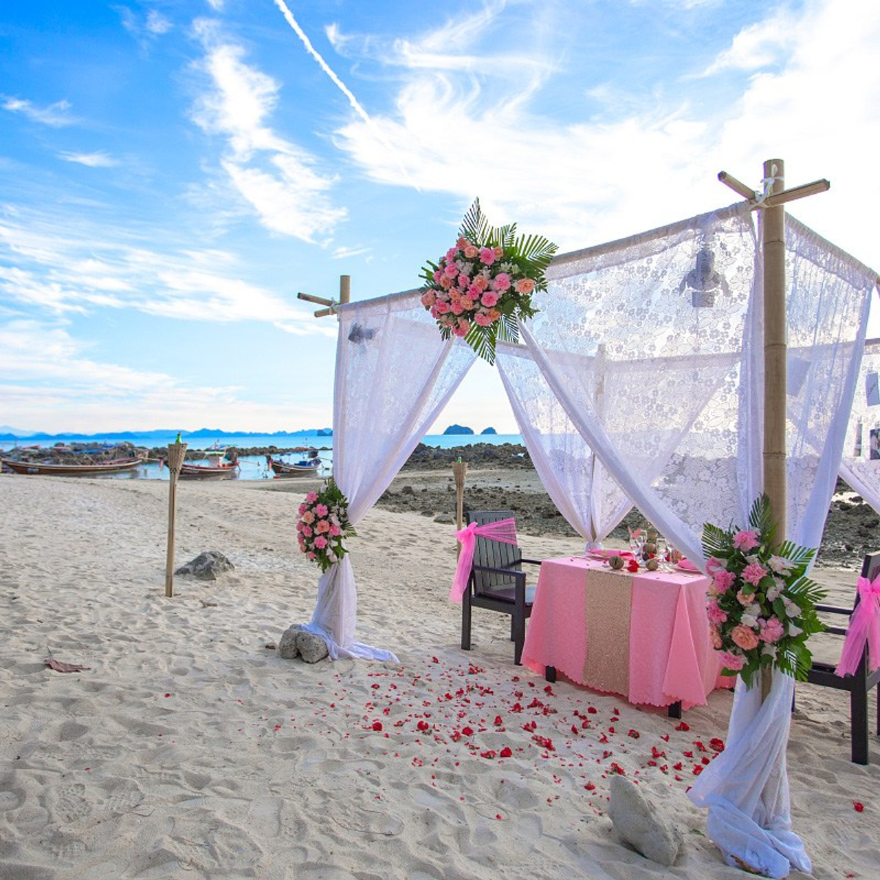 Photo. Romantic proposal on Koh Samui, Thailand