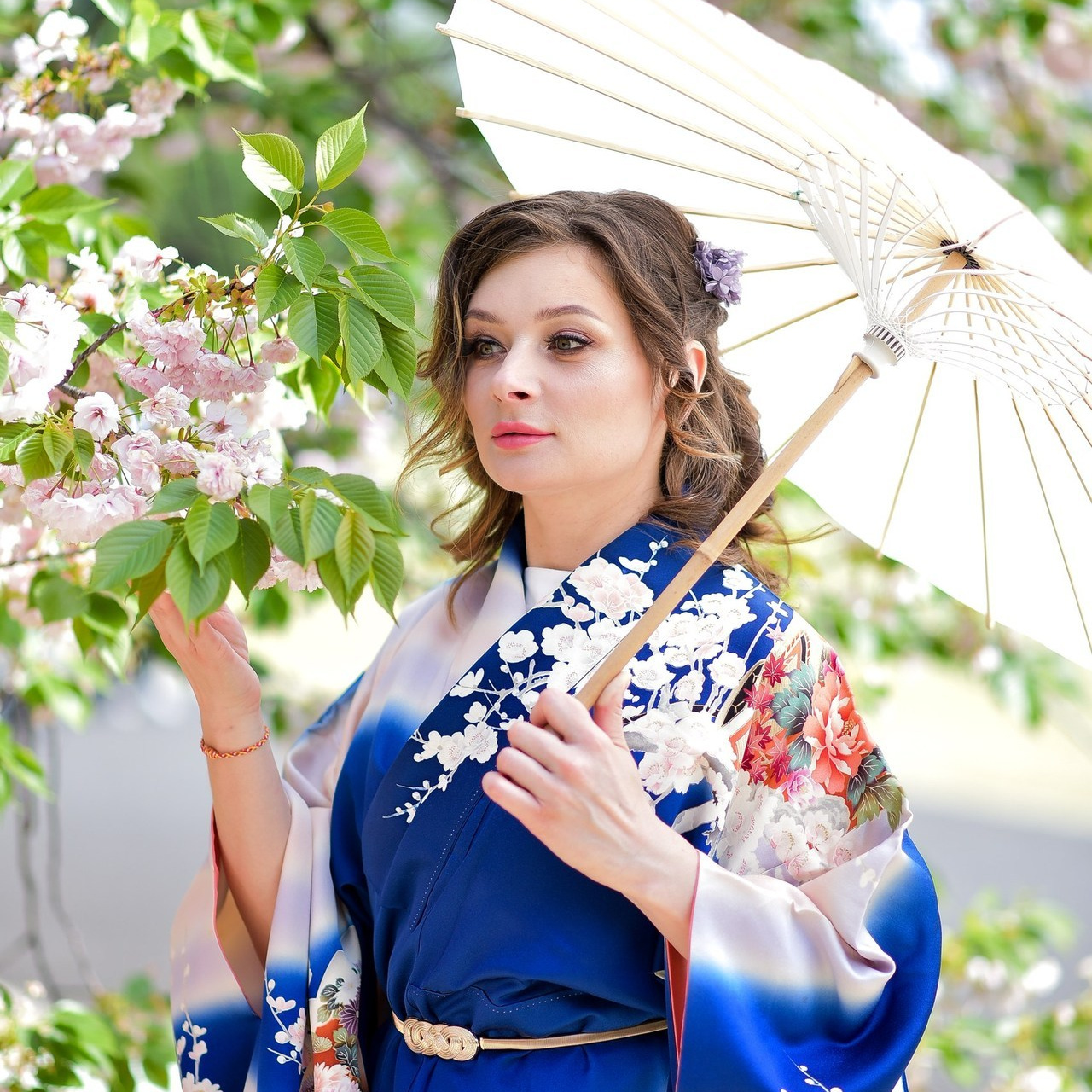 Review. Photographer in Tokyo, Japan
