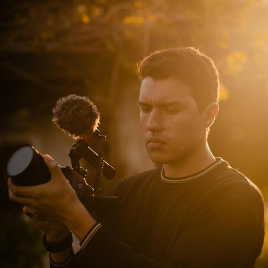 Contato. Filmmaker Daner Castria