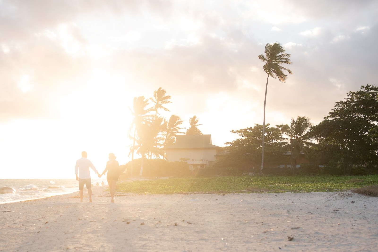 Couple during a Punta Cana photoshoot with beautiful backlighting