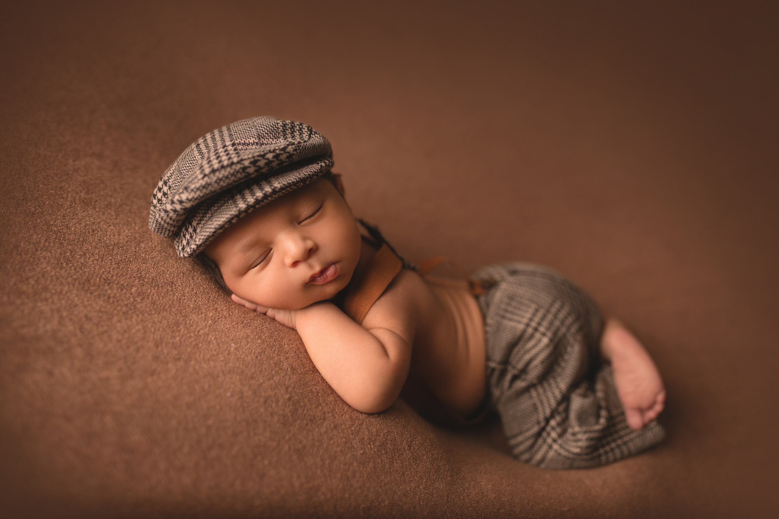 Investment. Ottawa Newborn and Baby Newborn Photographer Elena Helali