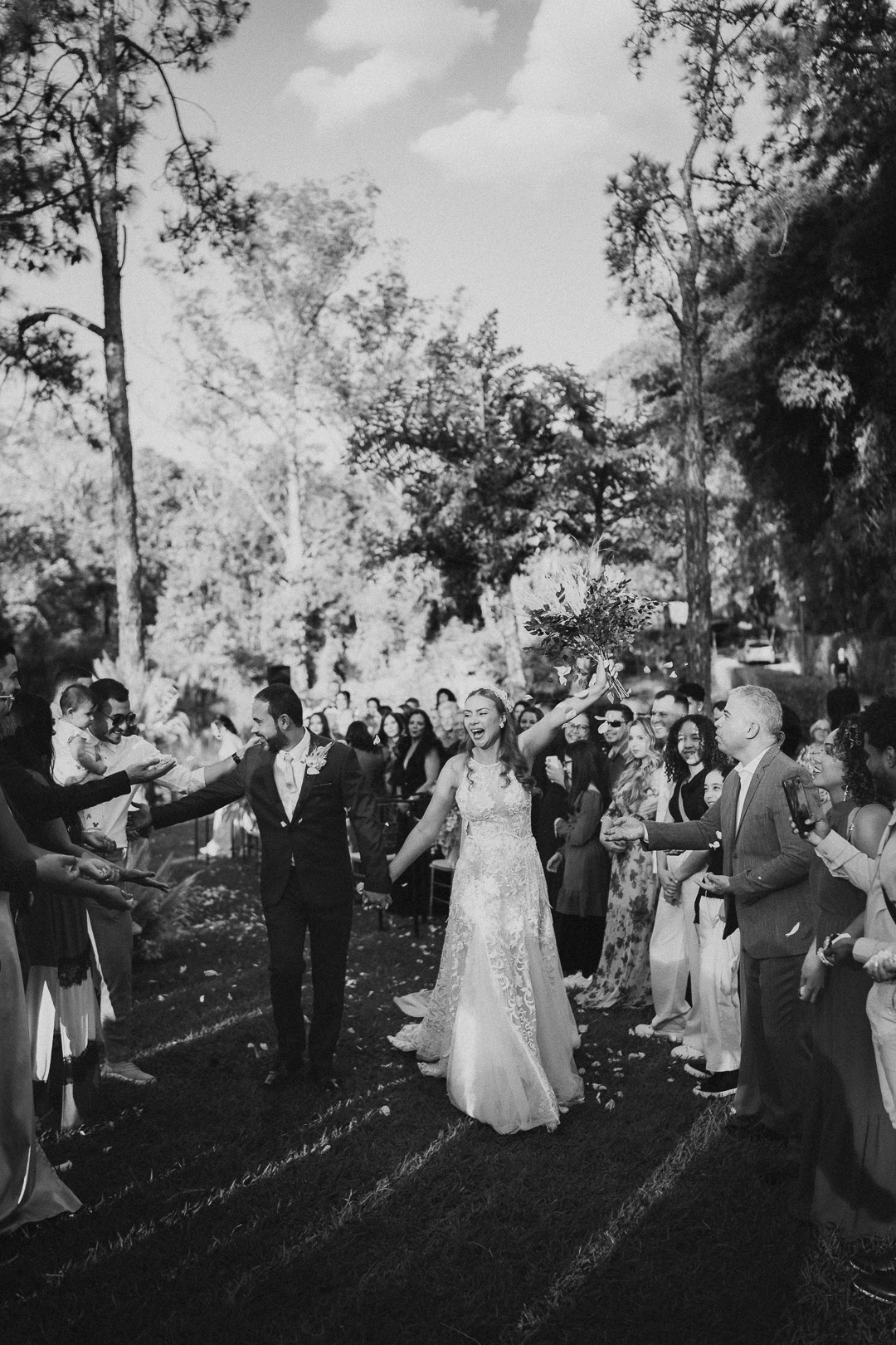 Vivian e Paulo viveram um casamento cheio de personalidade no Espaço Bodocó, em Betim. Entre elementos boho e folk, a Edu e Josi Fotografia registrou momentos reais através da fotografia documental.
