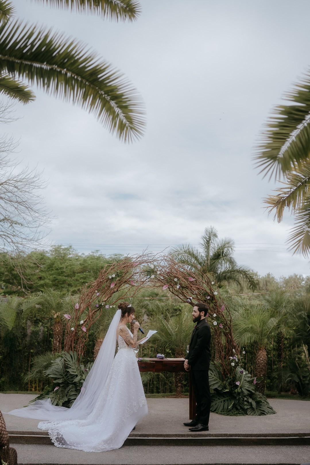 Cecília e João em um casamento leve e espontâneo no Liac Pampulha BH, com fotografias documentais e atemporais.