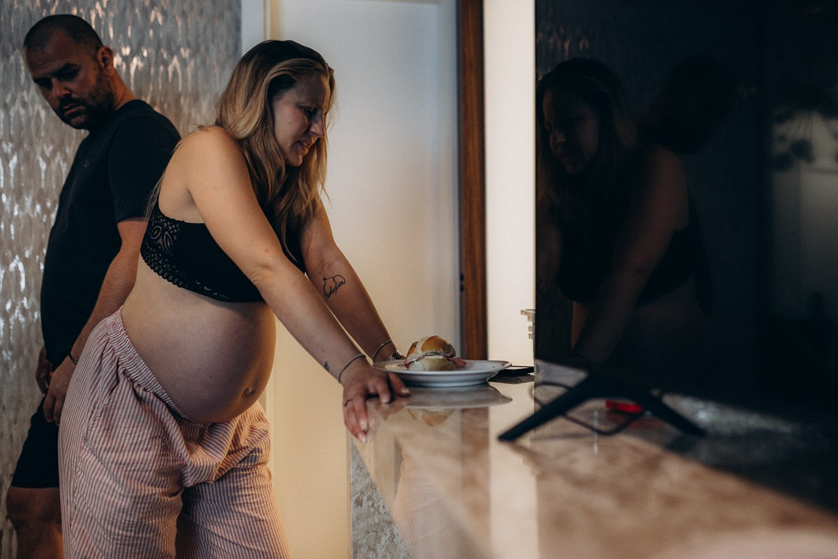 Iris Home BIRTH. Fotografa documental de familia e nascimento em Florianópolis SC Daria Ermolaev