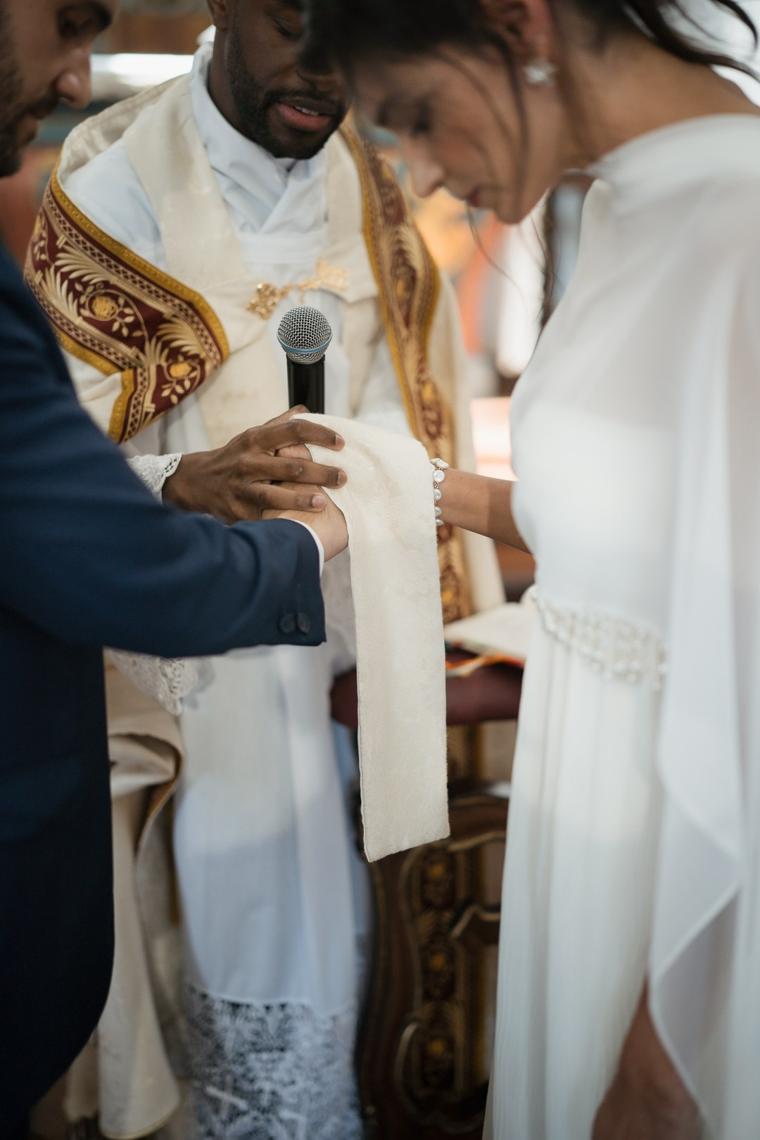 Casamento documental de Julianne e Helder na Capela do Santuário de Nossa Senhora da Piedade registrado pela Edu e Josi Fotografia. Fotografias leves, elegantes e autênticas em um dos cenários mais especiais de Minas Gerais.