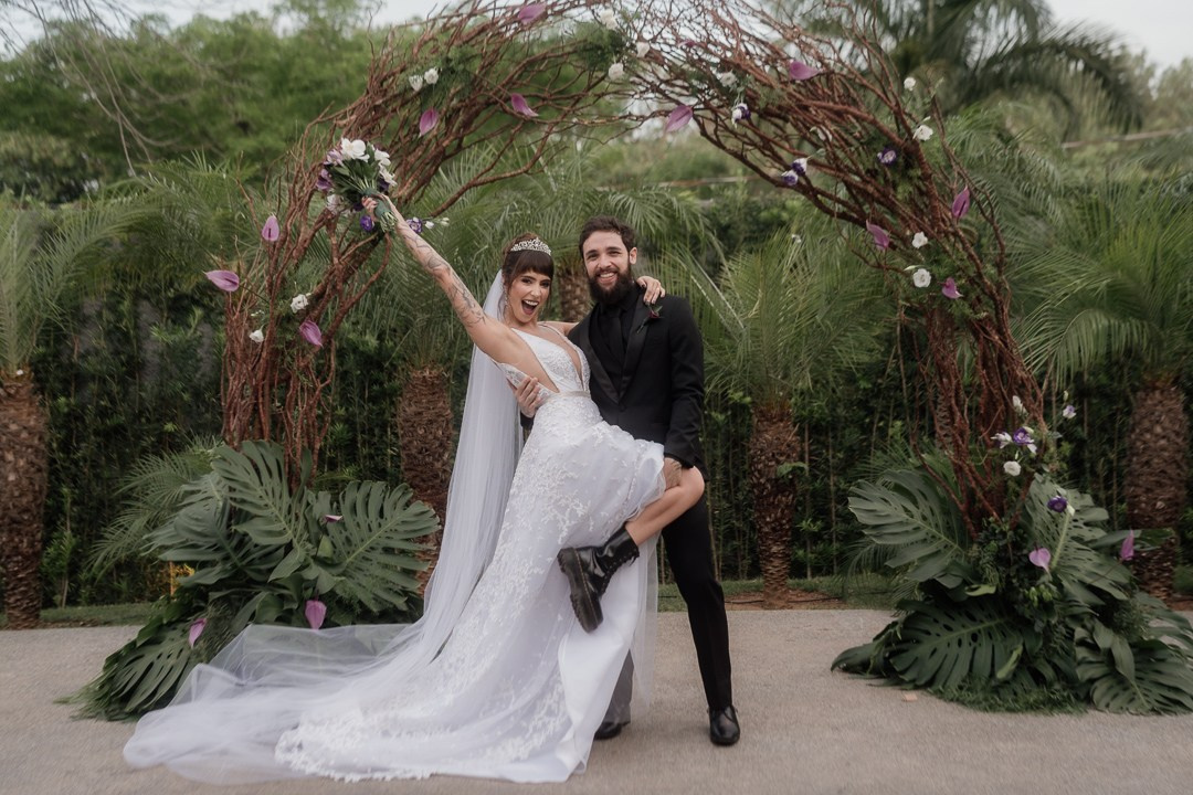 Cecília e João celebraram um casamento documental no Liac Pampulha, em Belo Horizonte, com imagens espontâneas e sofisticadas que refletem a essência verdadeira do casal.Casamento documental de Cecília e João em BH no Liac Pampulha. Fotografias naturais e atemporais registrando emoções sinceras e momentos únicos compartilhados ao longo do dia.