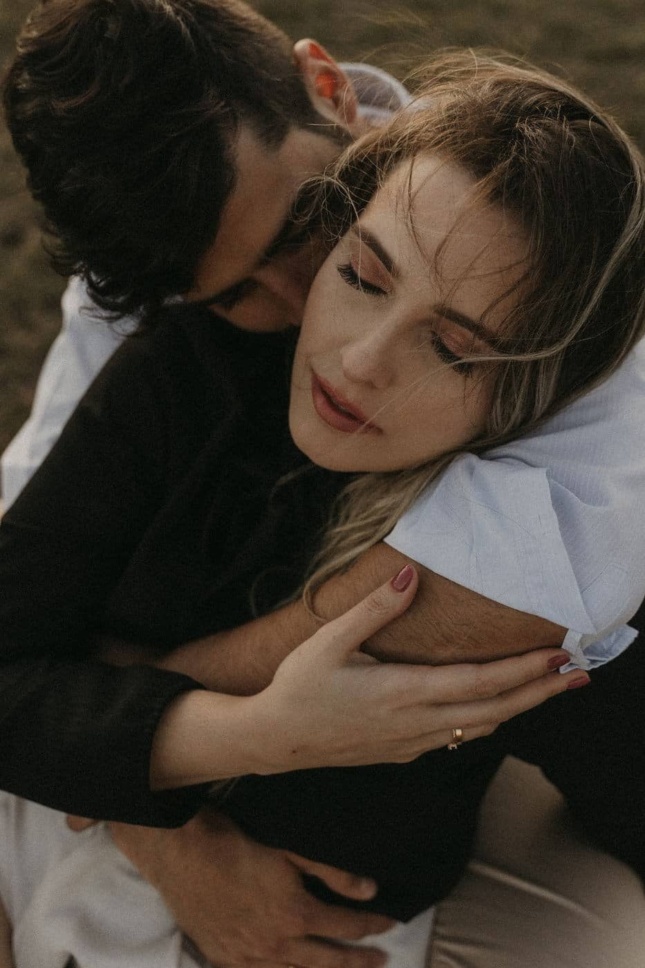 Edu e Josi Fotografia é referência em fotos de casamento com estética documental, entregando imagens que contam histórias com emoção e leveza.