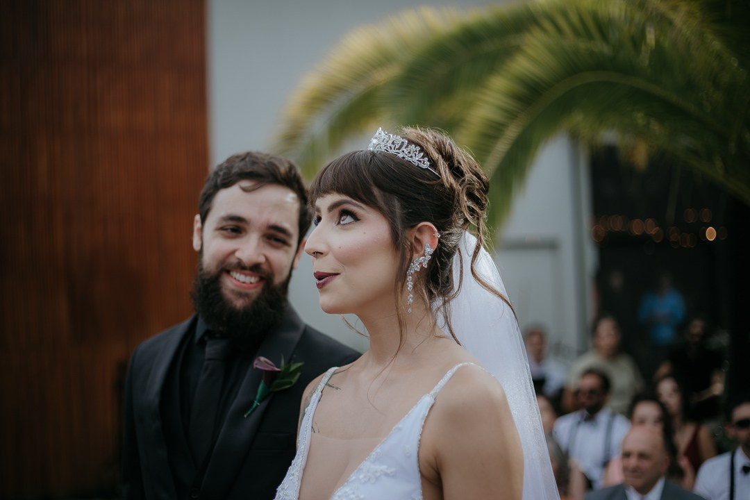 Liac Pampulha foi o cenário do casamento documental de Cecília e João em Belo Horizonte, com imagens autênticas e sofisticadas.