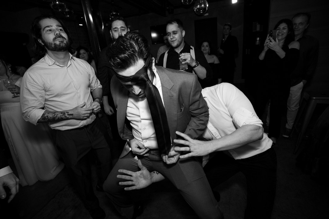 Ayla e Adriano celebraram o amor no charmoso Lá Tertúlia, em Belo Horizonte, em um casamento intimista cheio de emoção. A Edu e Josi Fotografia eternizou momentos espontâneos e fotos documentais com olhar humano e atemporal.